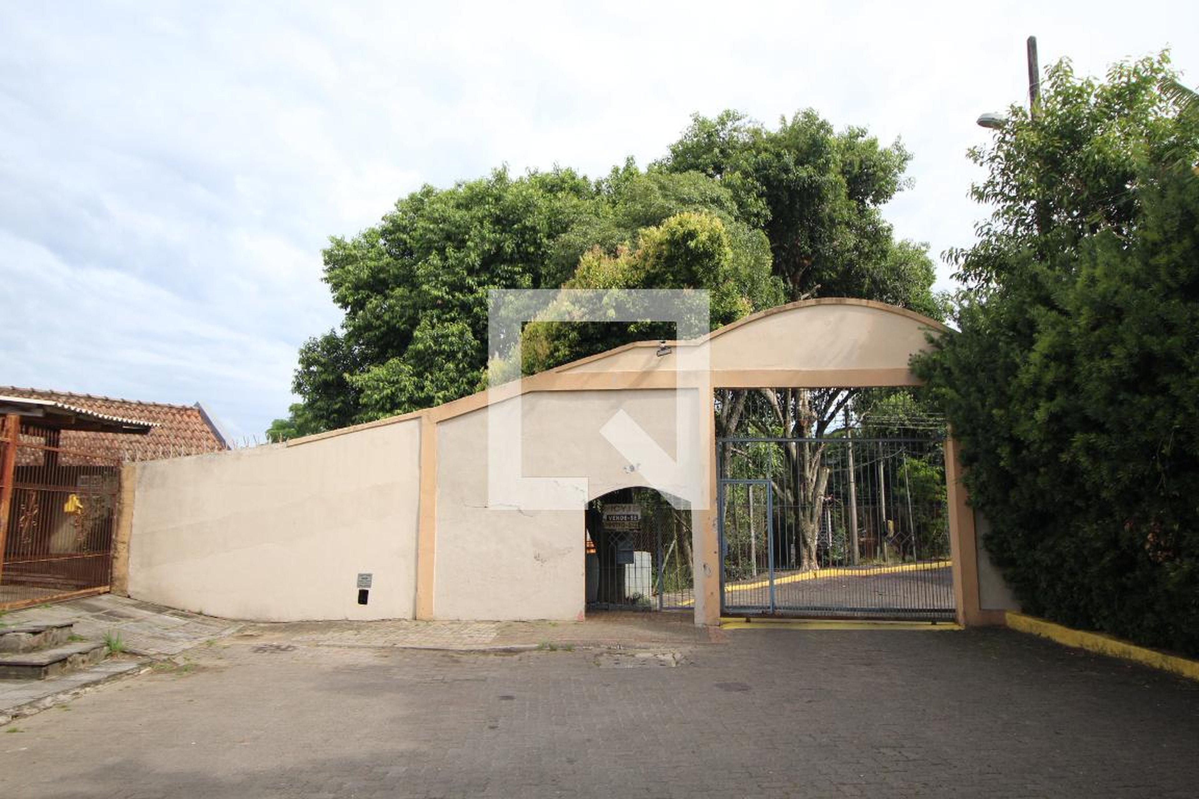 Fachada Condomínio Alto das Paineras