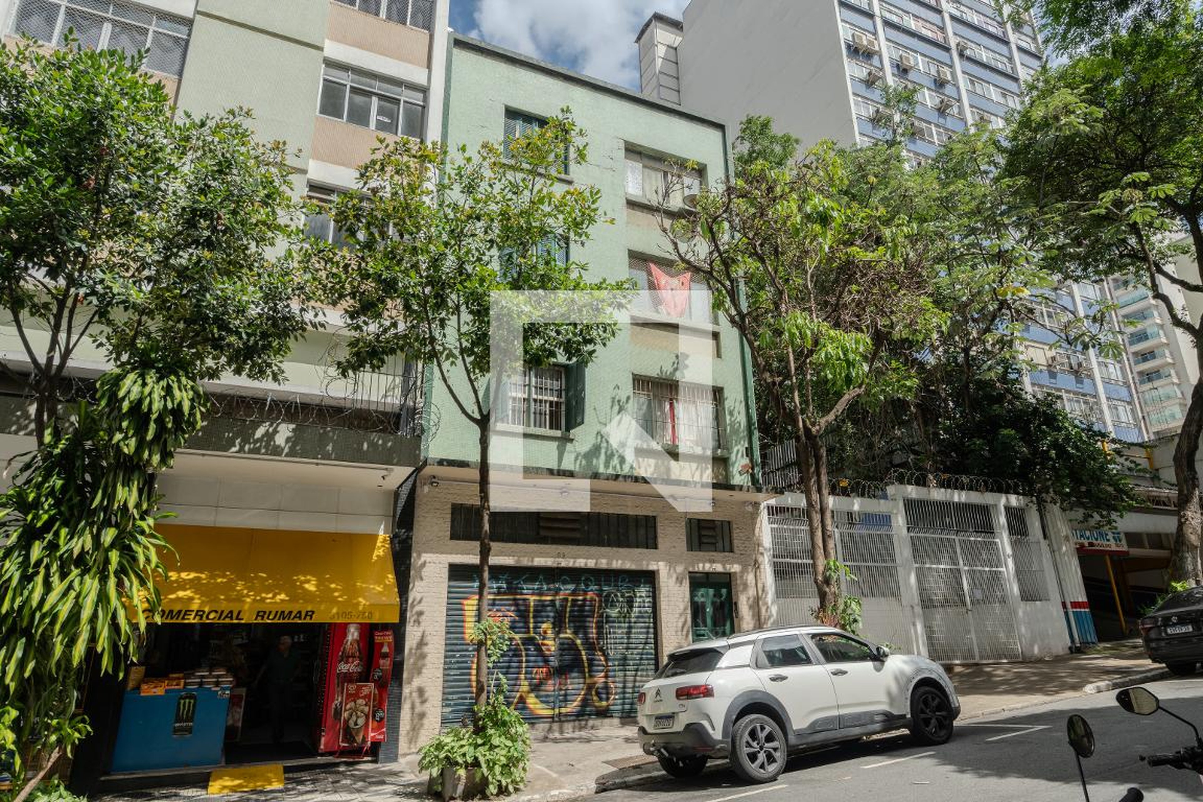 Fachada Condomínio em Rua Francisca Miquelina, 96