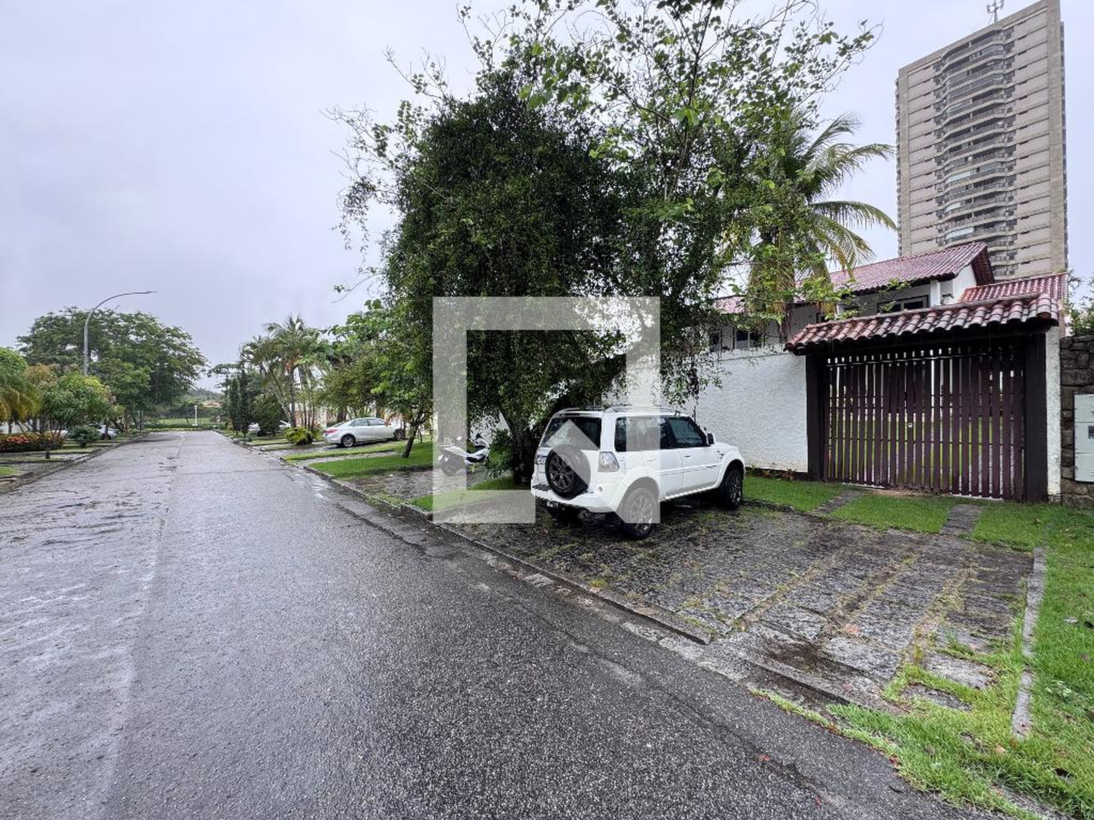 Fachada Condomínio em Rua Pôr do Sol, 85