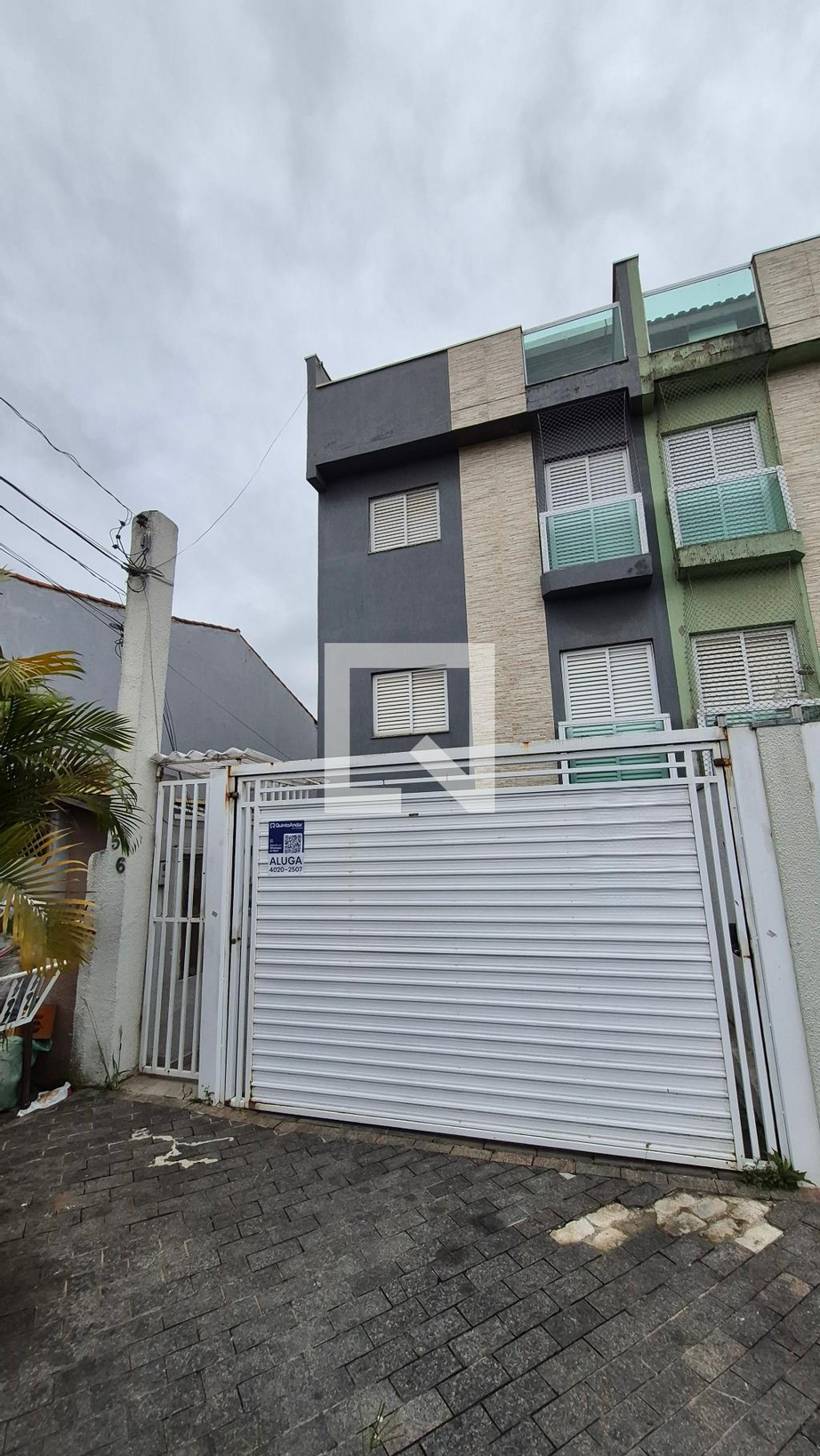 Fachada Condomínio em Rua Tomás de Carvalho, 456