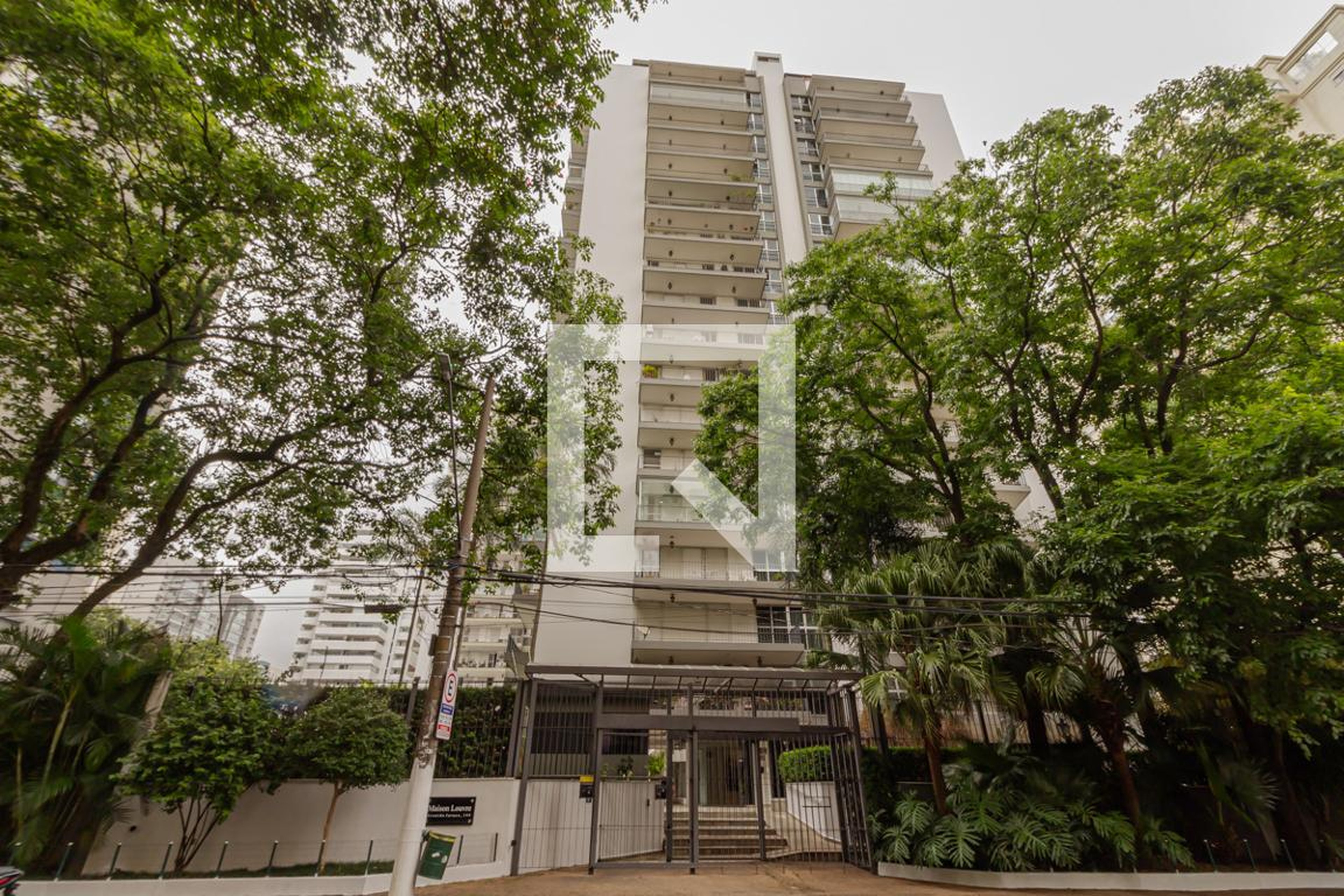 Fachada Condomínio Maison Louvre