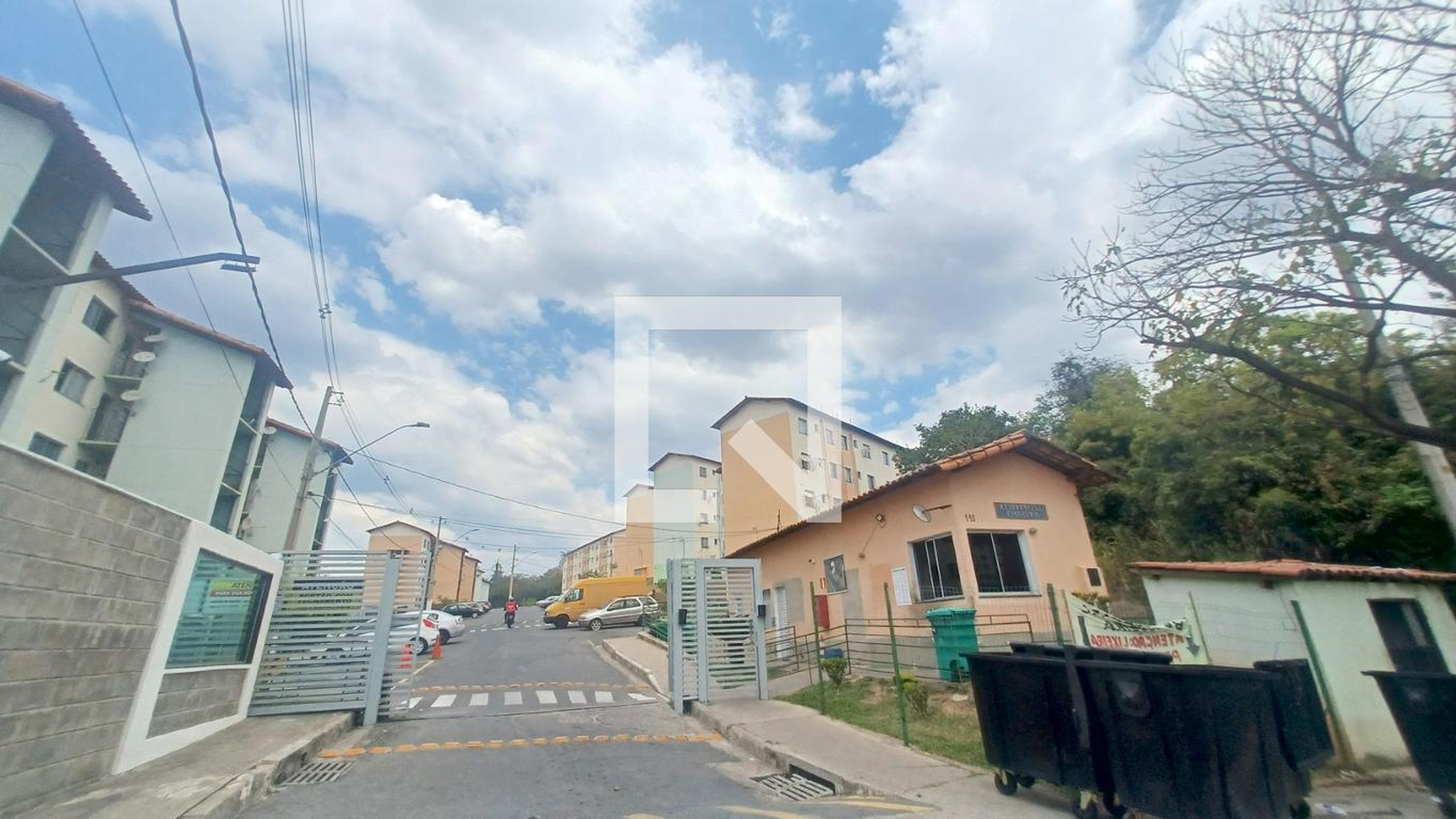 Fachada Condomínio em Rua 2469, 180