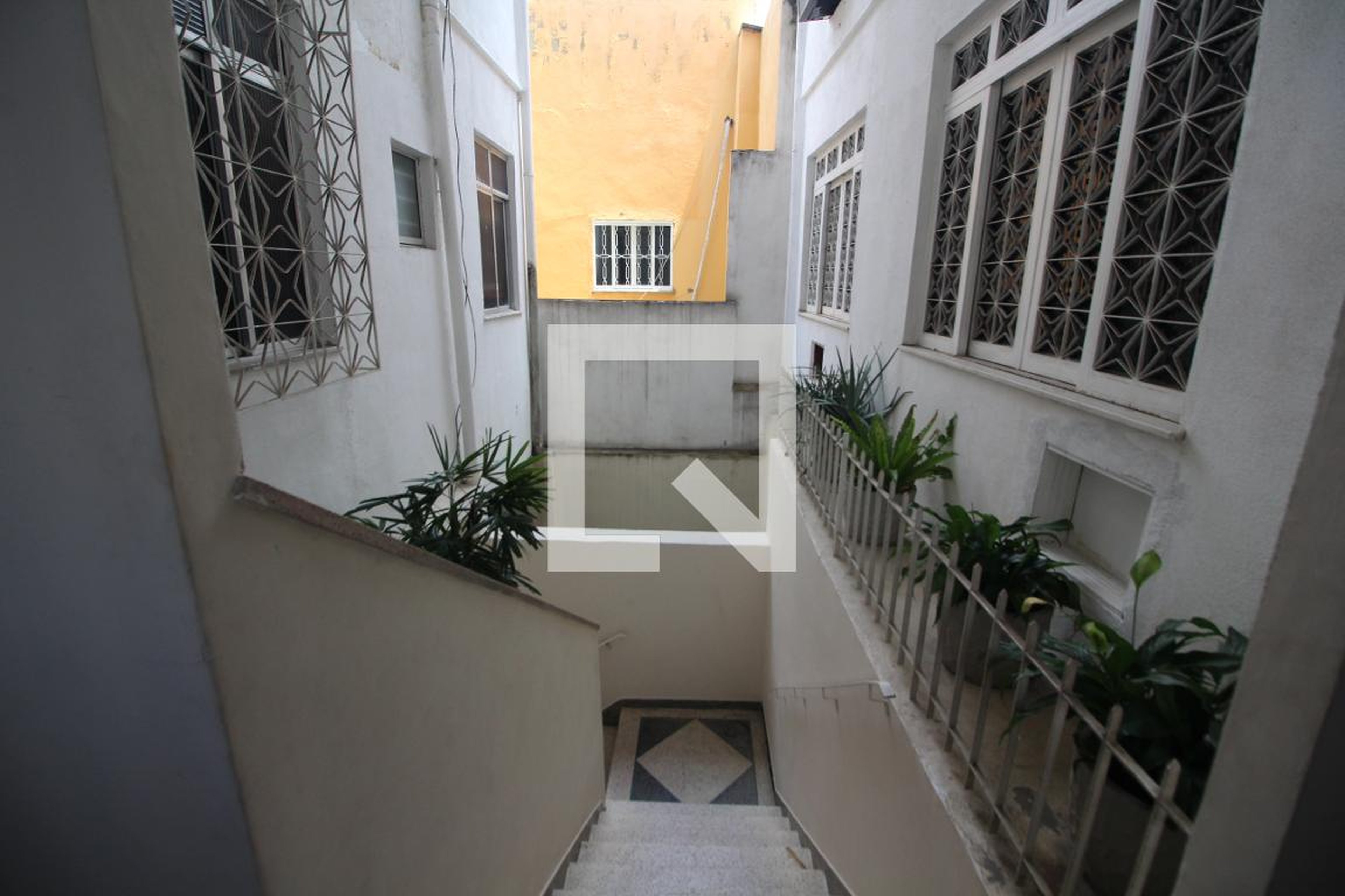 Área Externa Condomínio em Estrada do Cafundá, 812