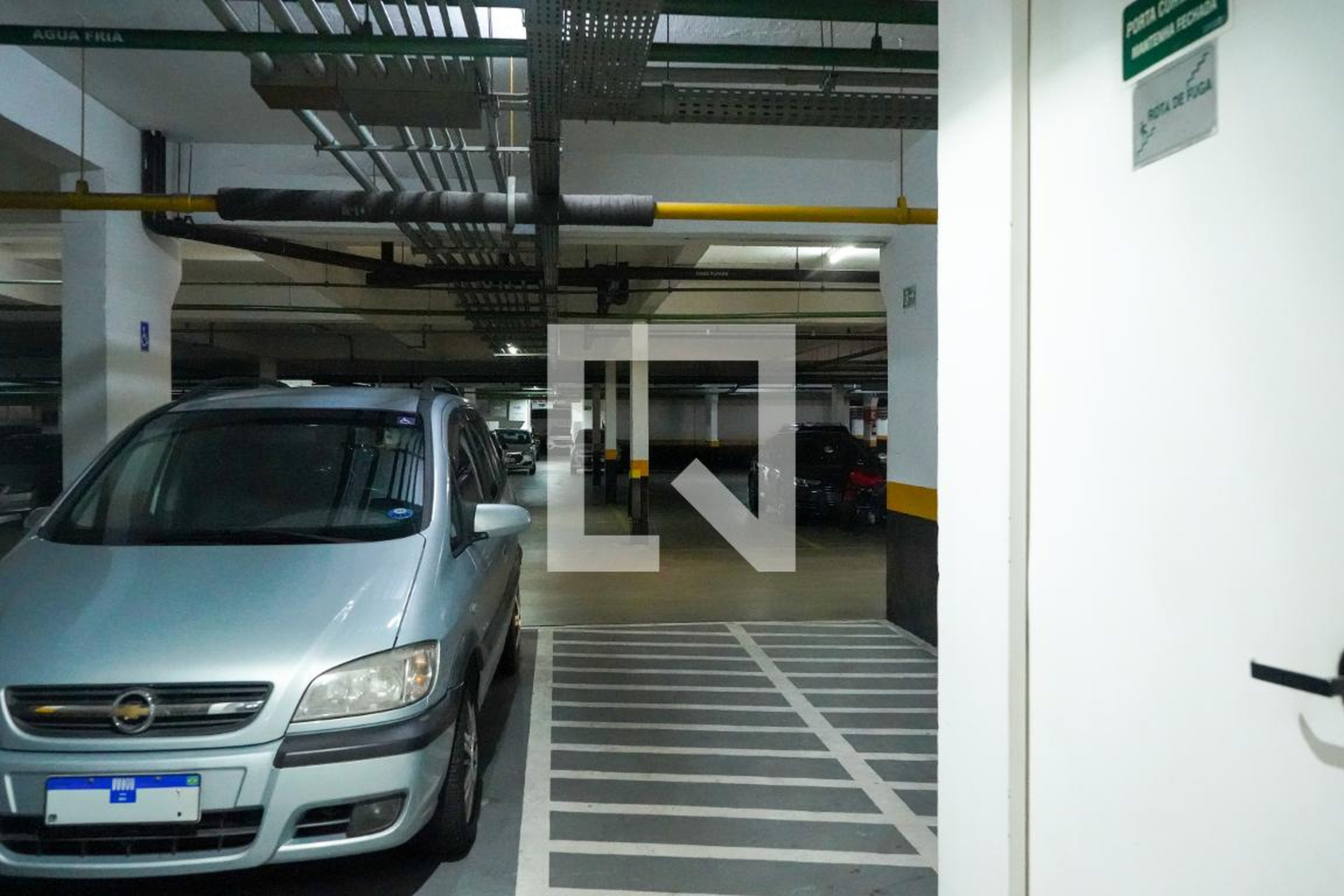 Estacionamento - Quadra Azul