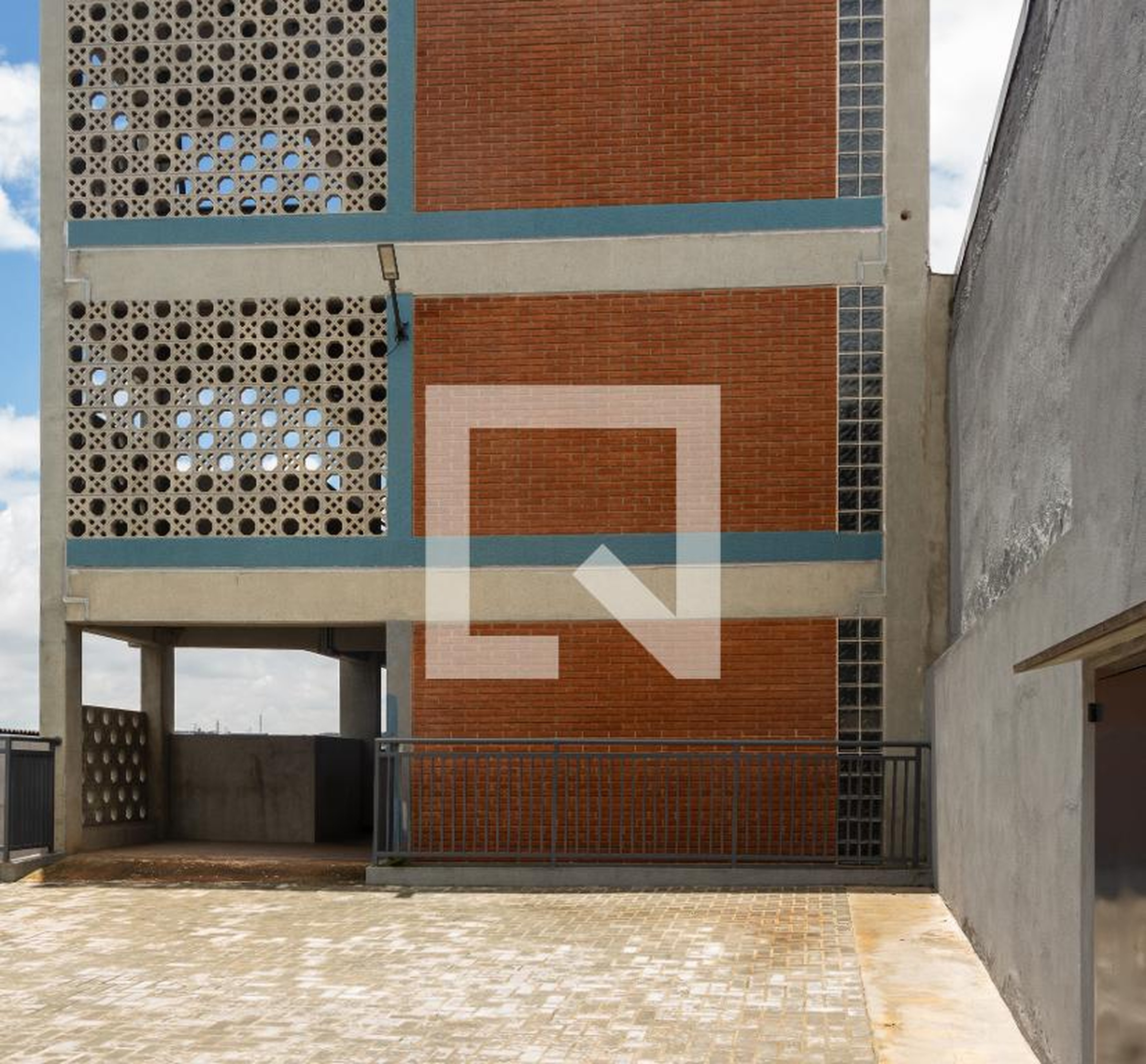 Fachada do Prédio Condomínio em Praça Dom Luís de Mascarenhas, 43