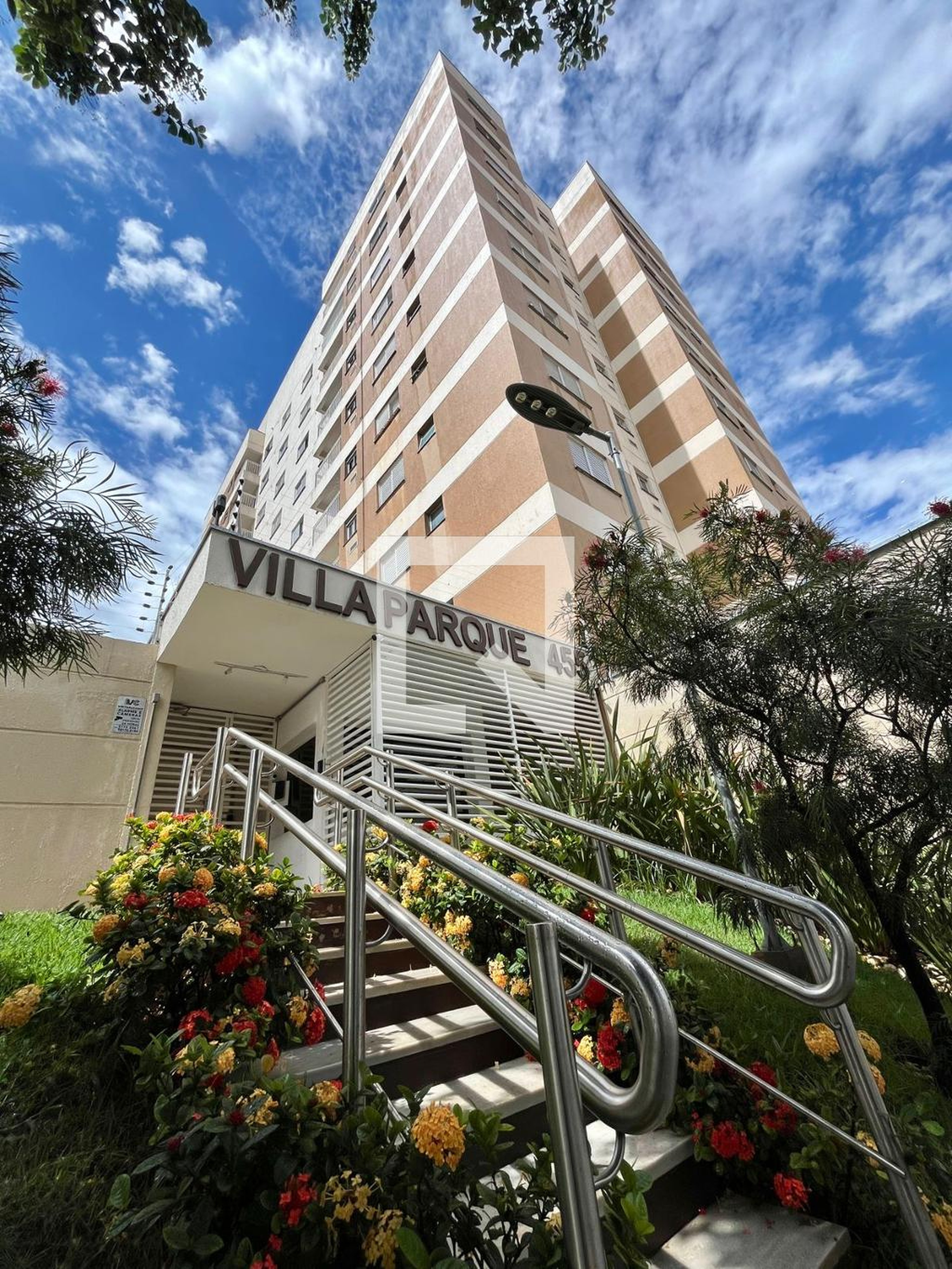 Fachada do Prédio Condomínio em Rua das Perdizes, 227