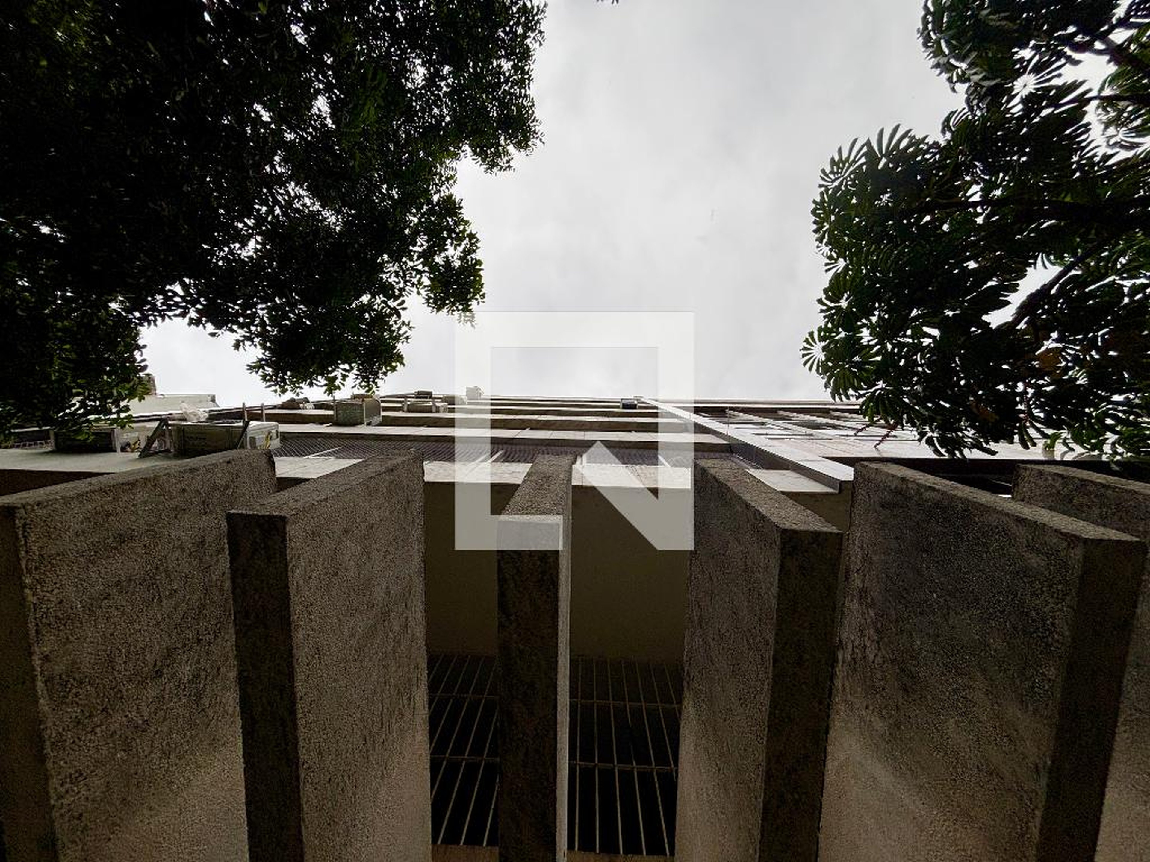 Fachada Condomínio em Rua Nascimento Silva, 431