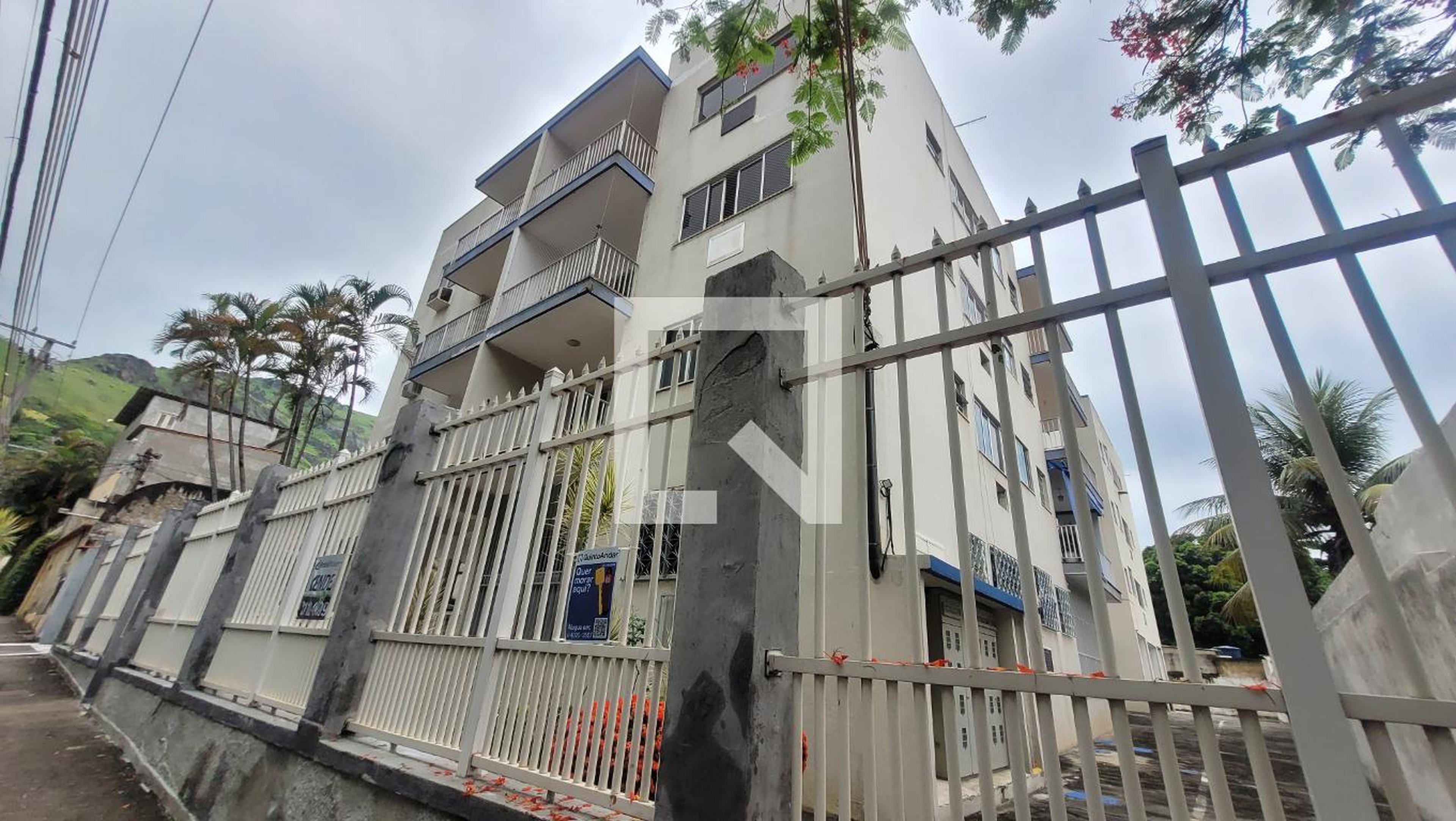 Fachada Condomínio em Rua Capitão Machado, 360