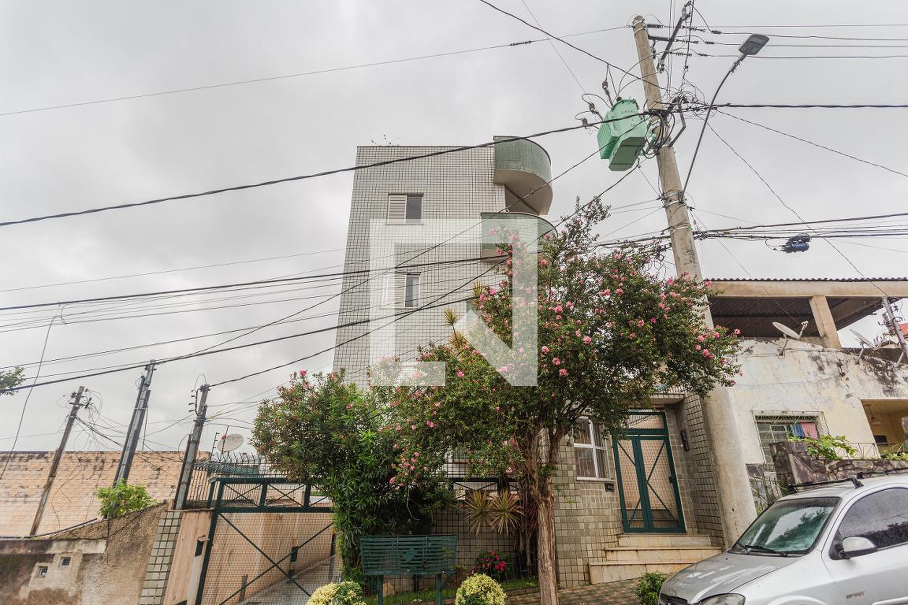 Fachada Condomínio em Rua Bom Despacho, 306