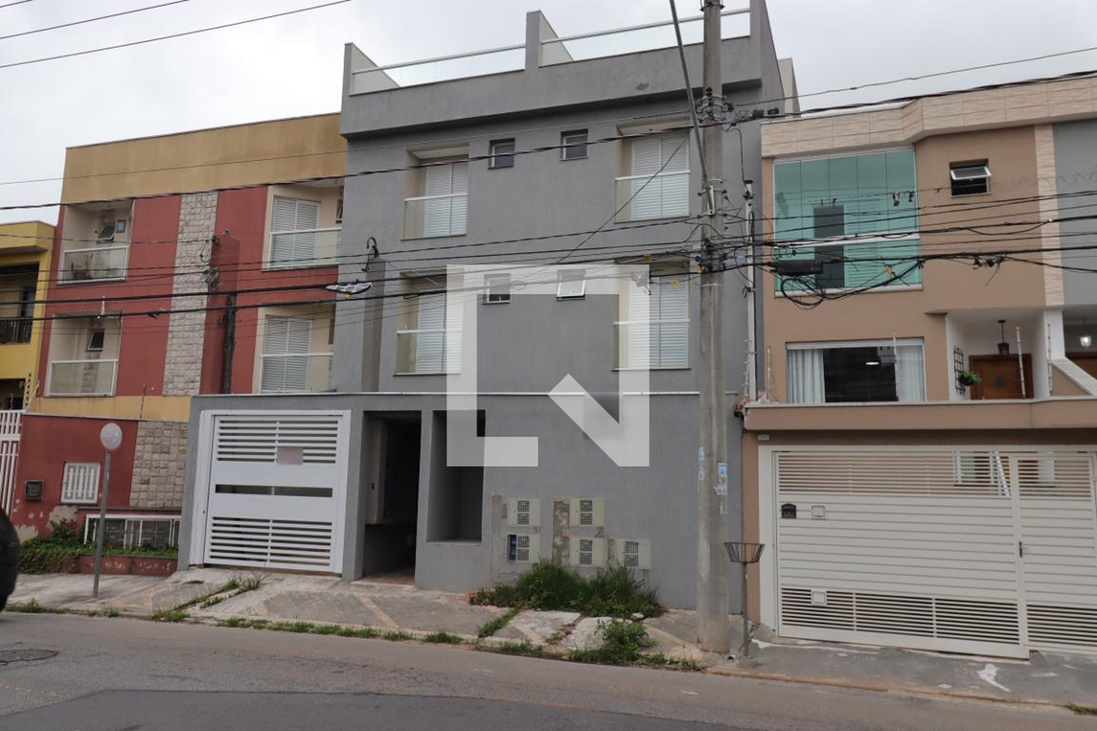 Fachada Condomínio em Rua Ana Neri, 483