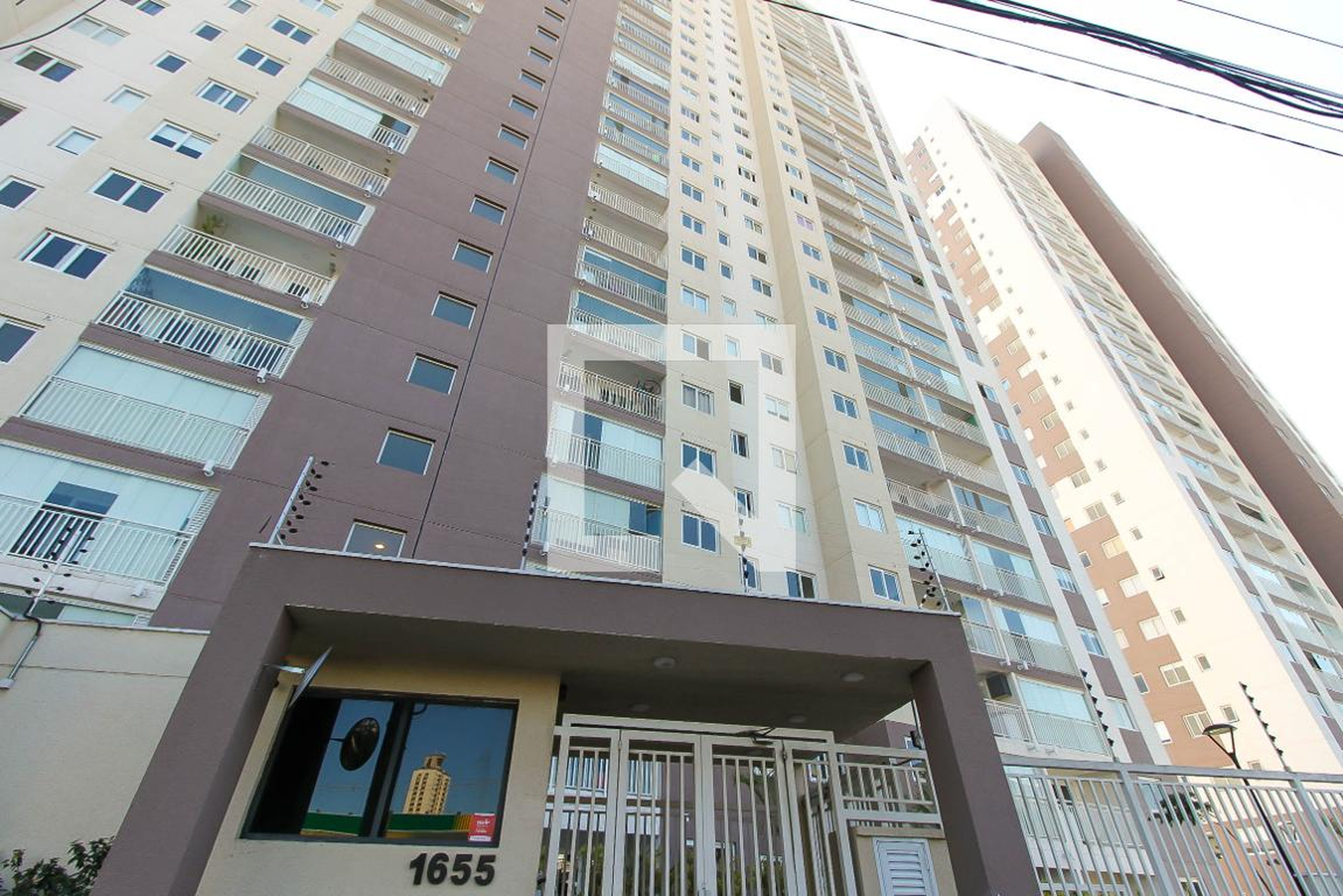 Fachada Condomínio em Avenida Professor Luiz Ignácio Anhaia Mello, 1655