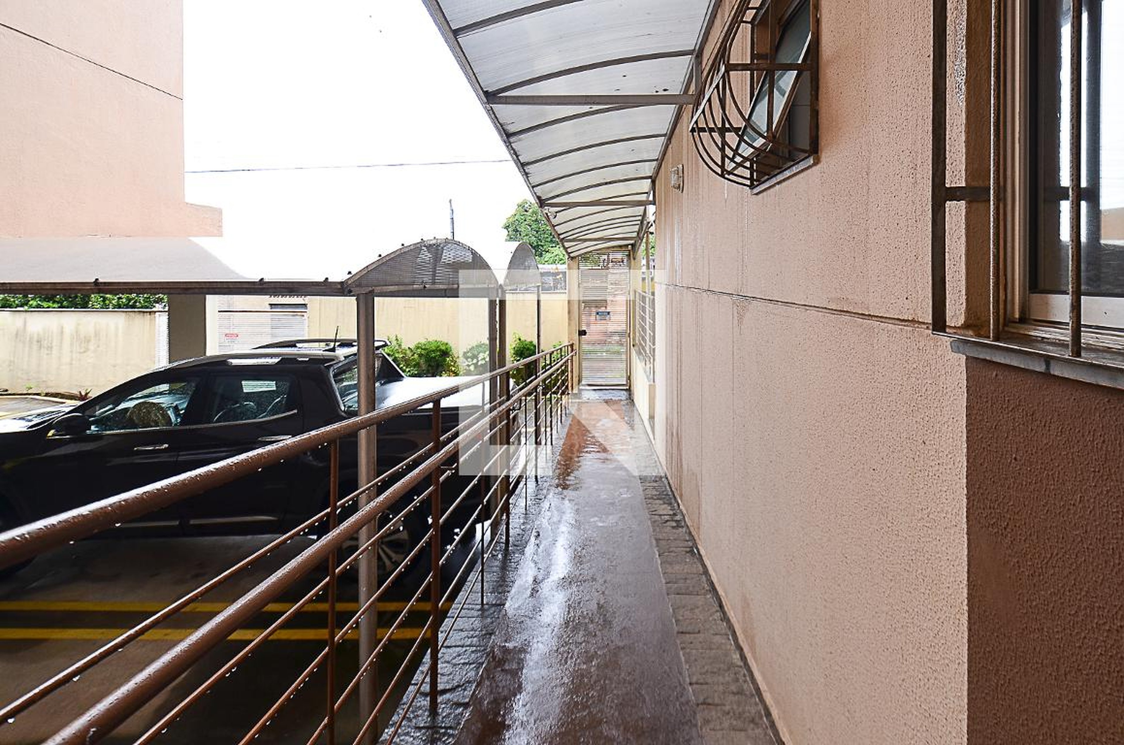 Entrada Condomínio em Rua José Clemente Pereira, 250