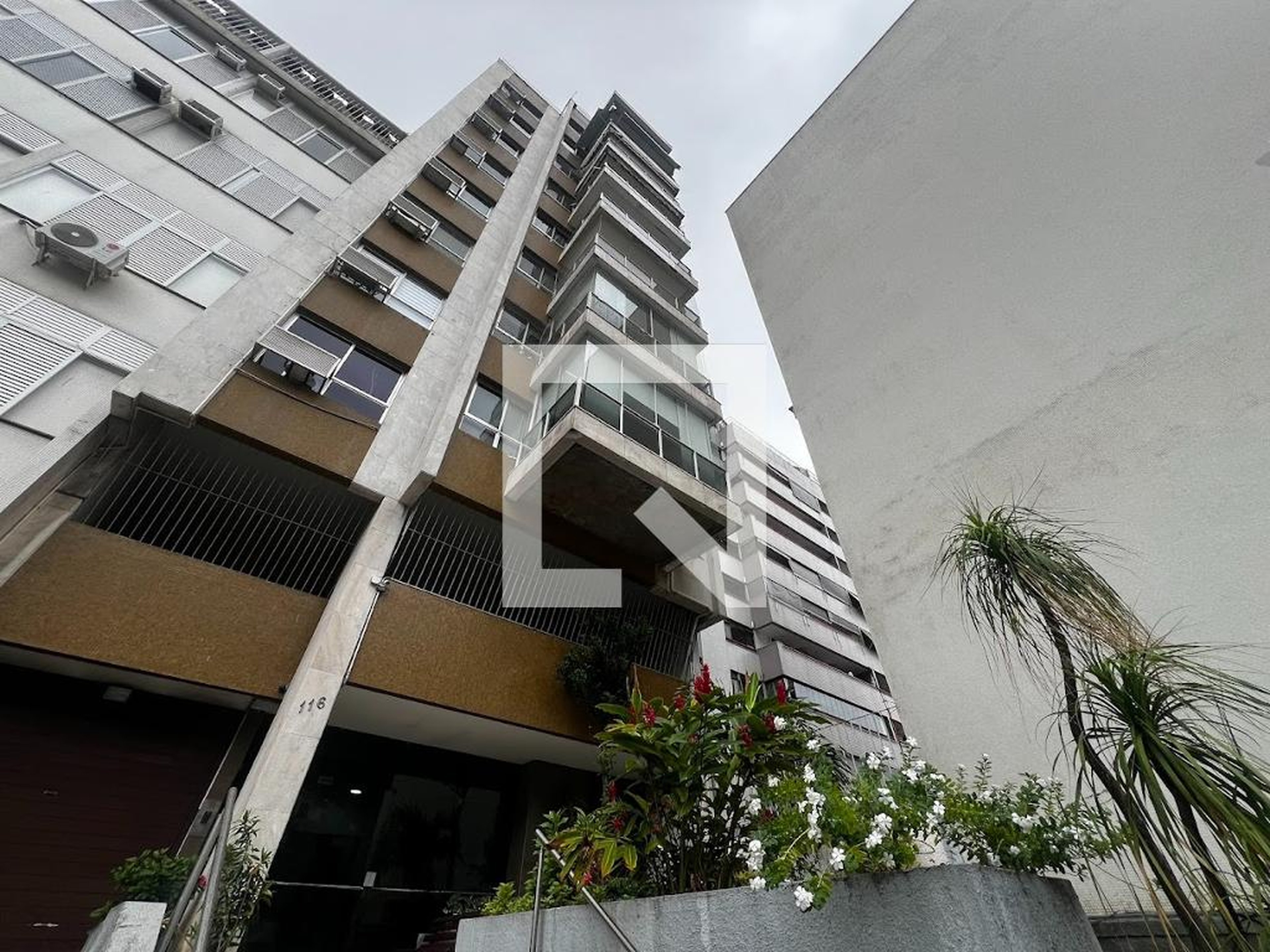 Fachada Condomínio em Rua Marechal Trompowski, 116