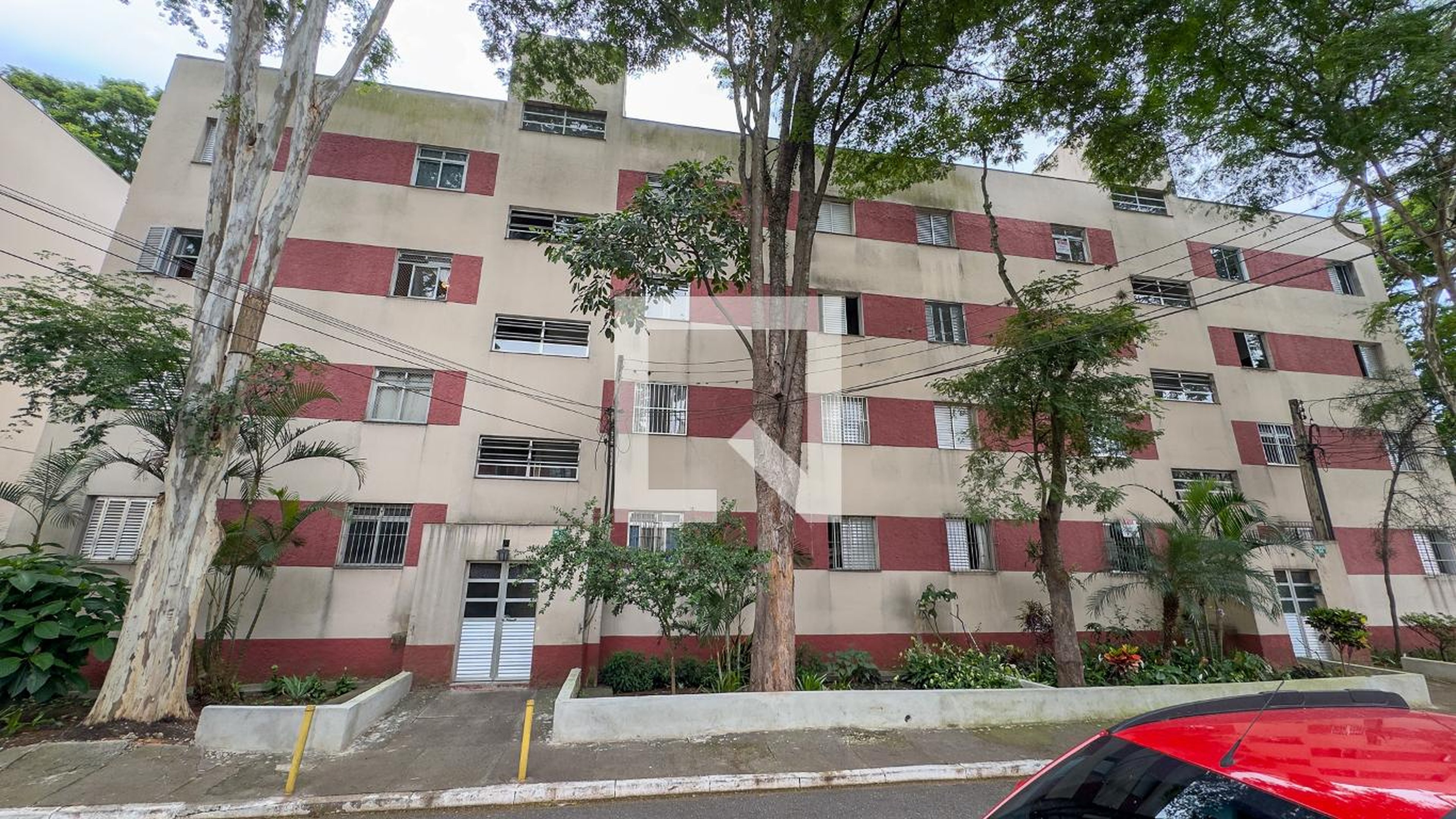 Fachada Condomínio em Rua Doutor Nuno de Assis, 38