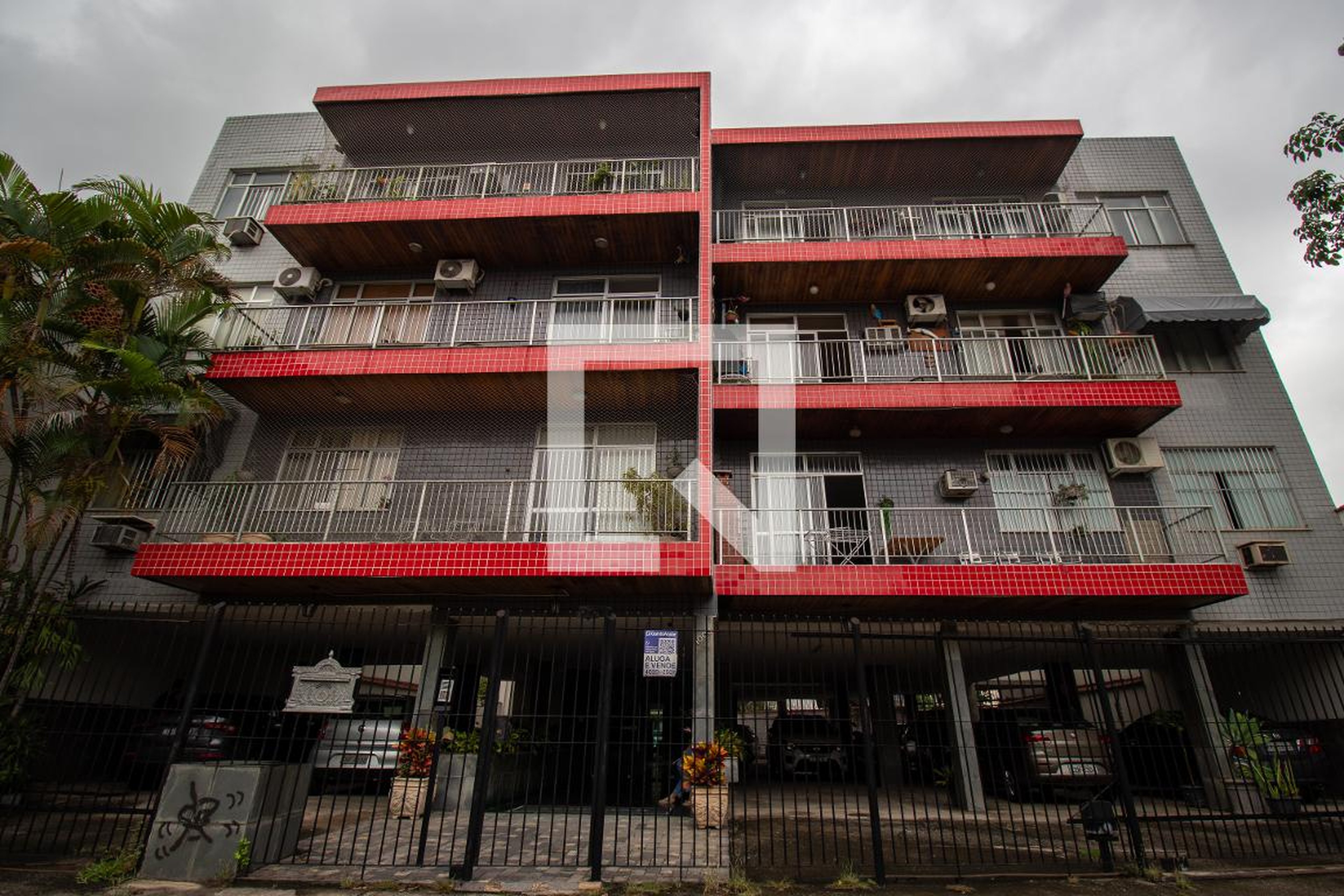 Fachada Condomínio em Rua Ápia, 1003