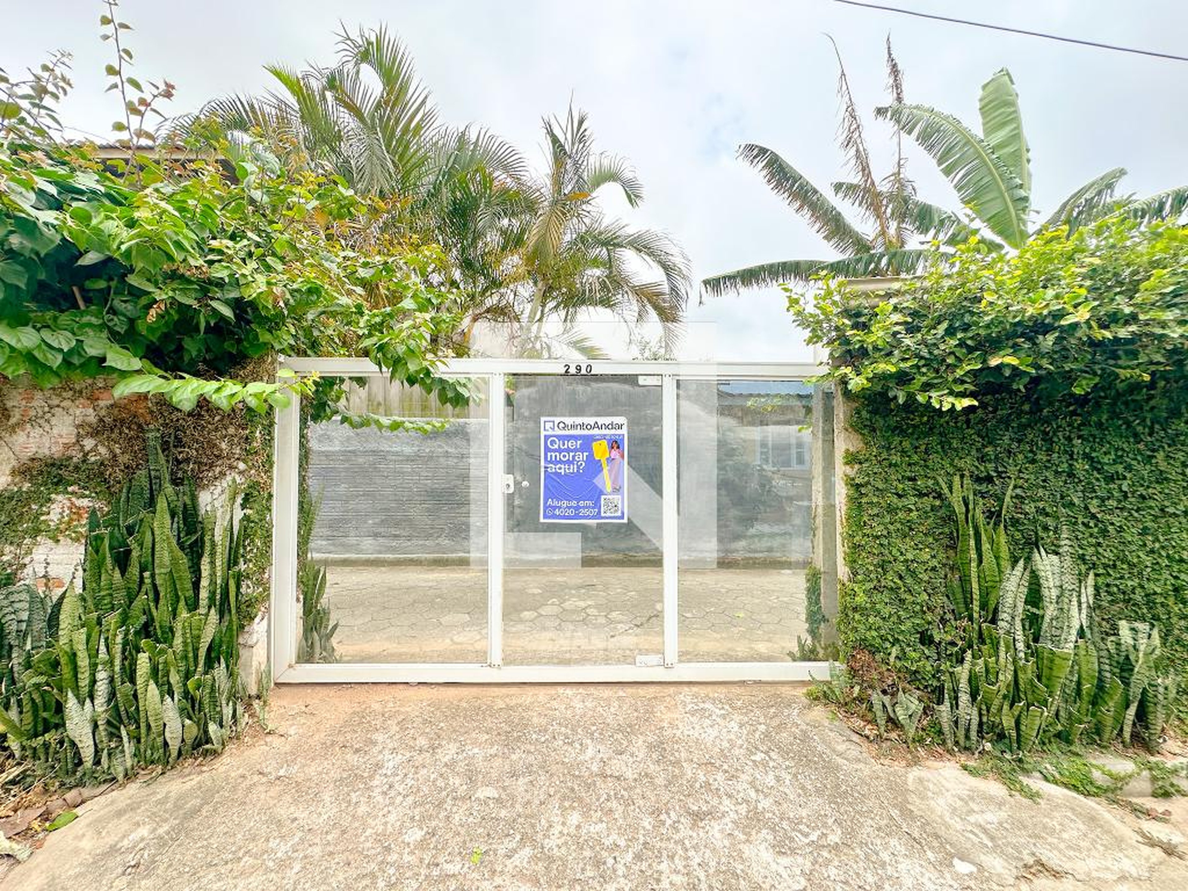 Fachada Condomínio em Servidão Luz do Sol, 290