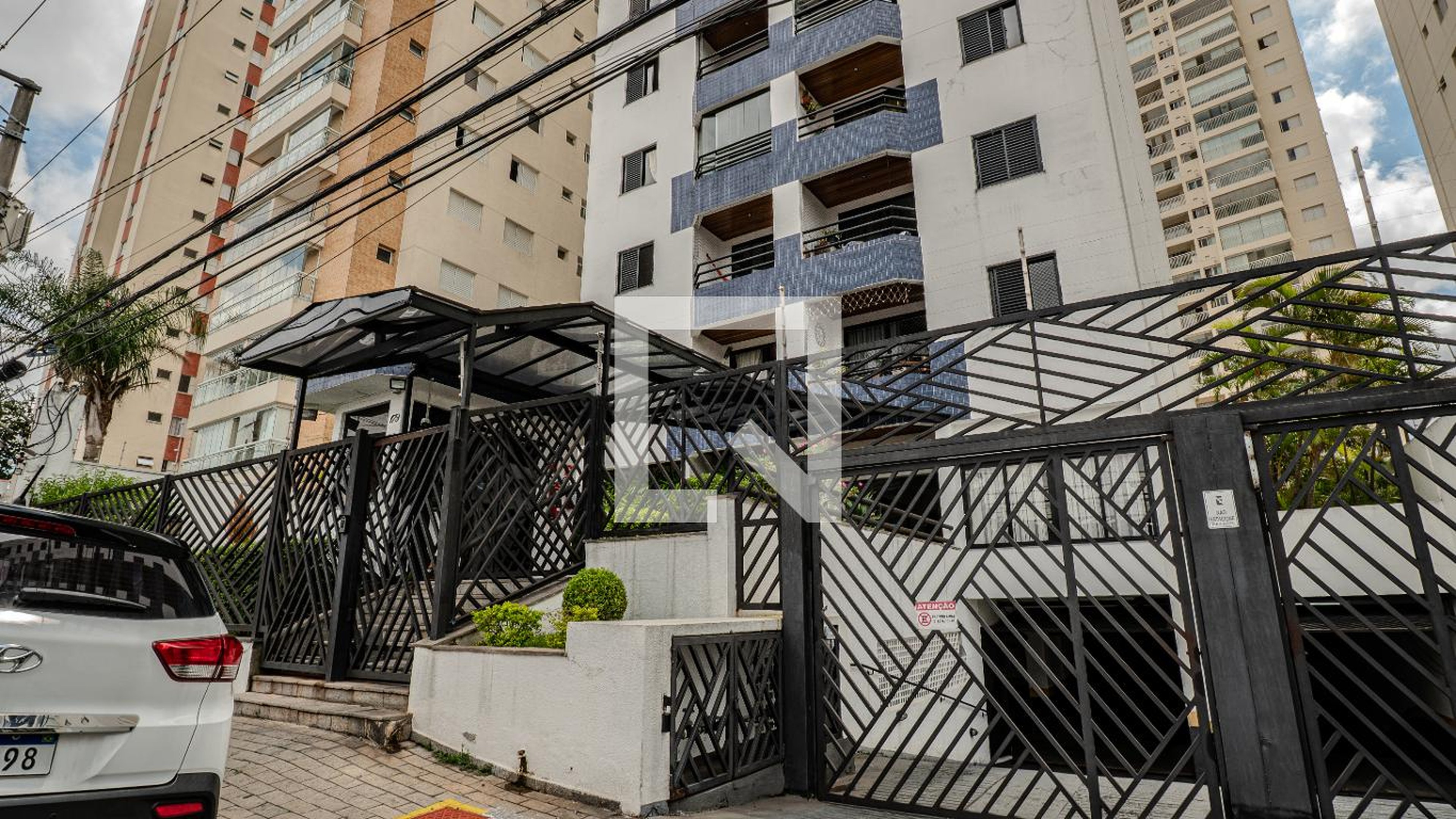 Fachada Condomínio Colinas de Cajuru