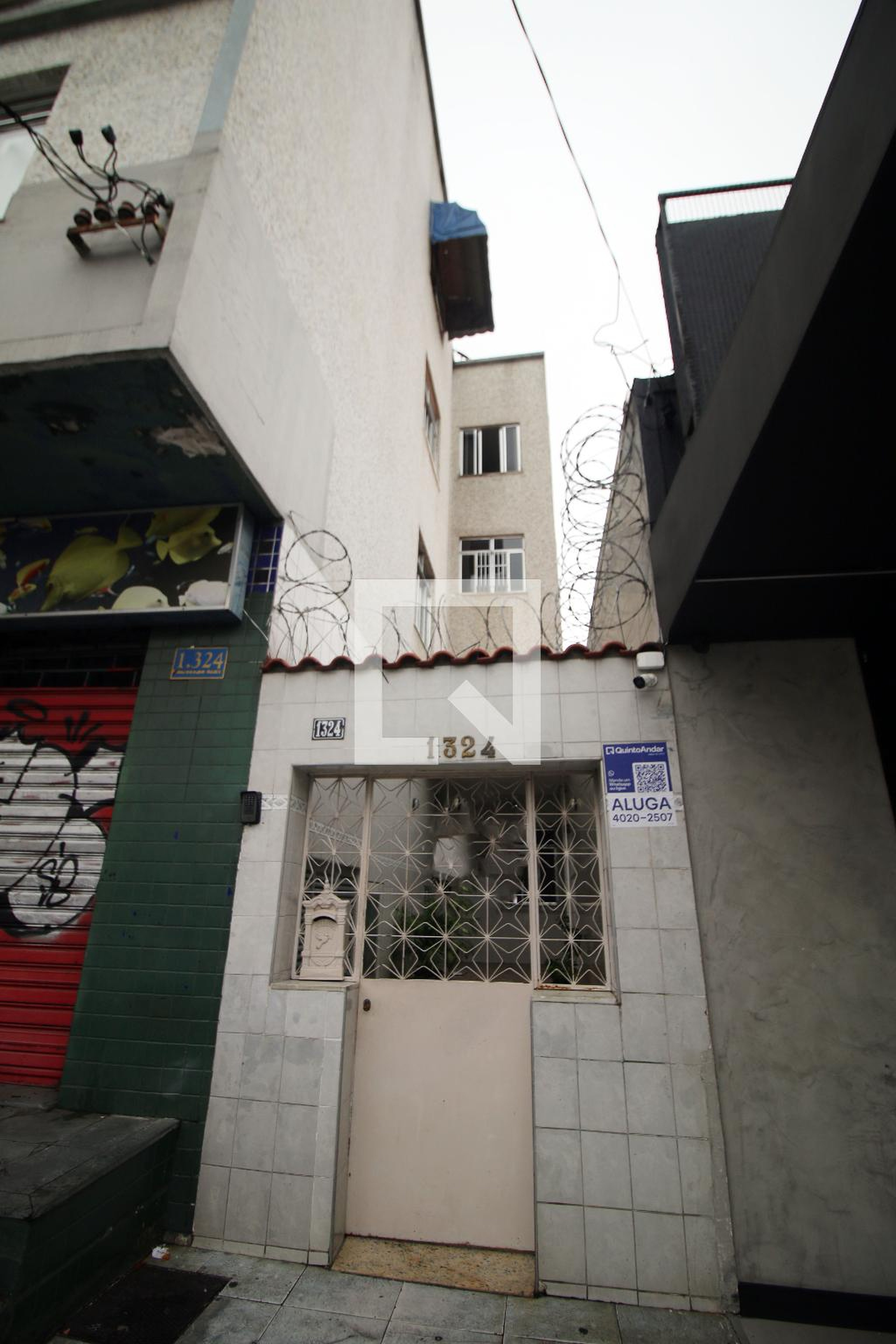 Fachada Condomínio em Avenida Brás de Pina, 1324