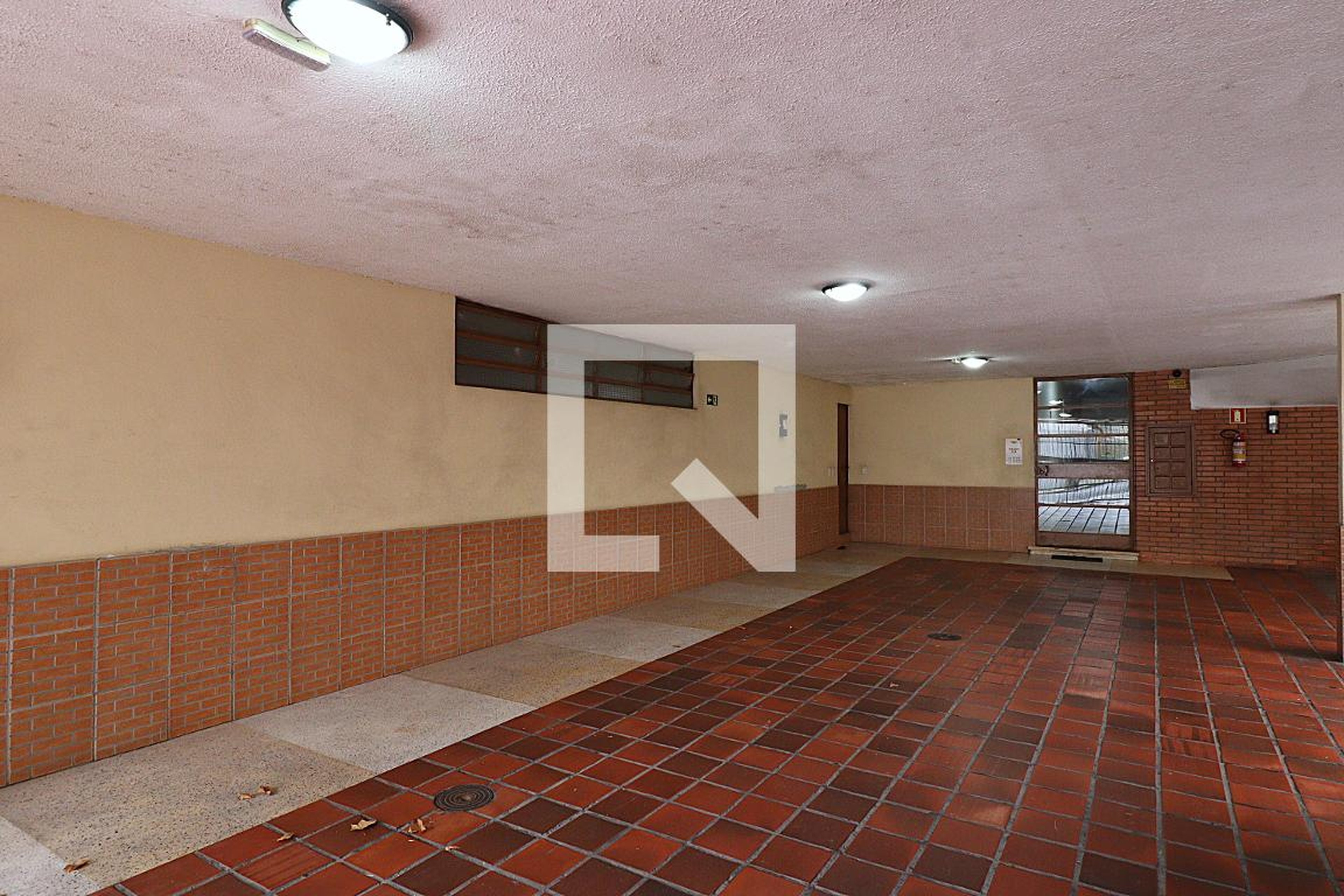 Entrada do Prédio - null