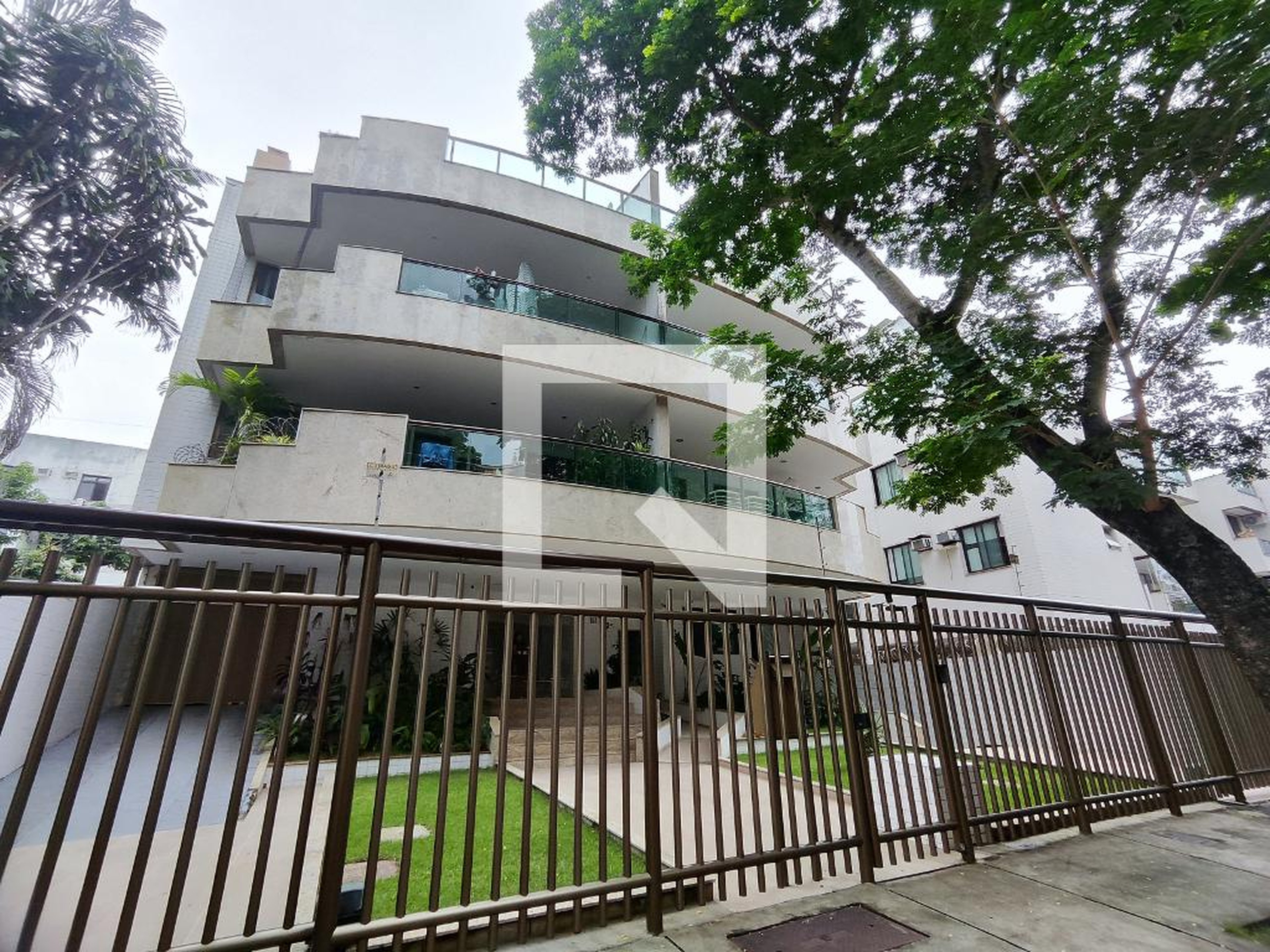 Fachada Condomínio em Rua Coronel João Olintho, 611