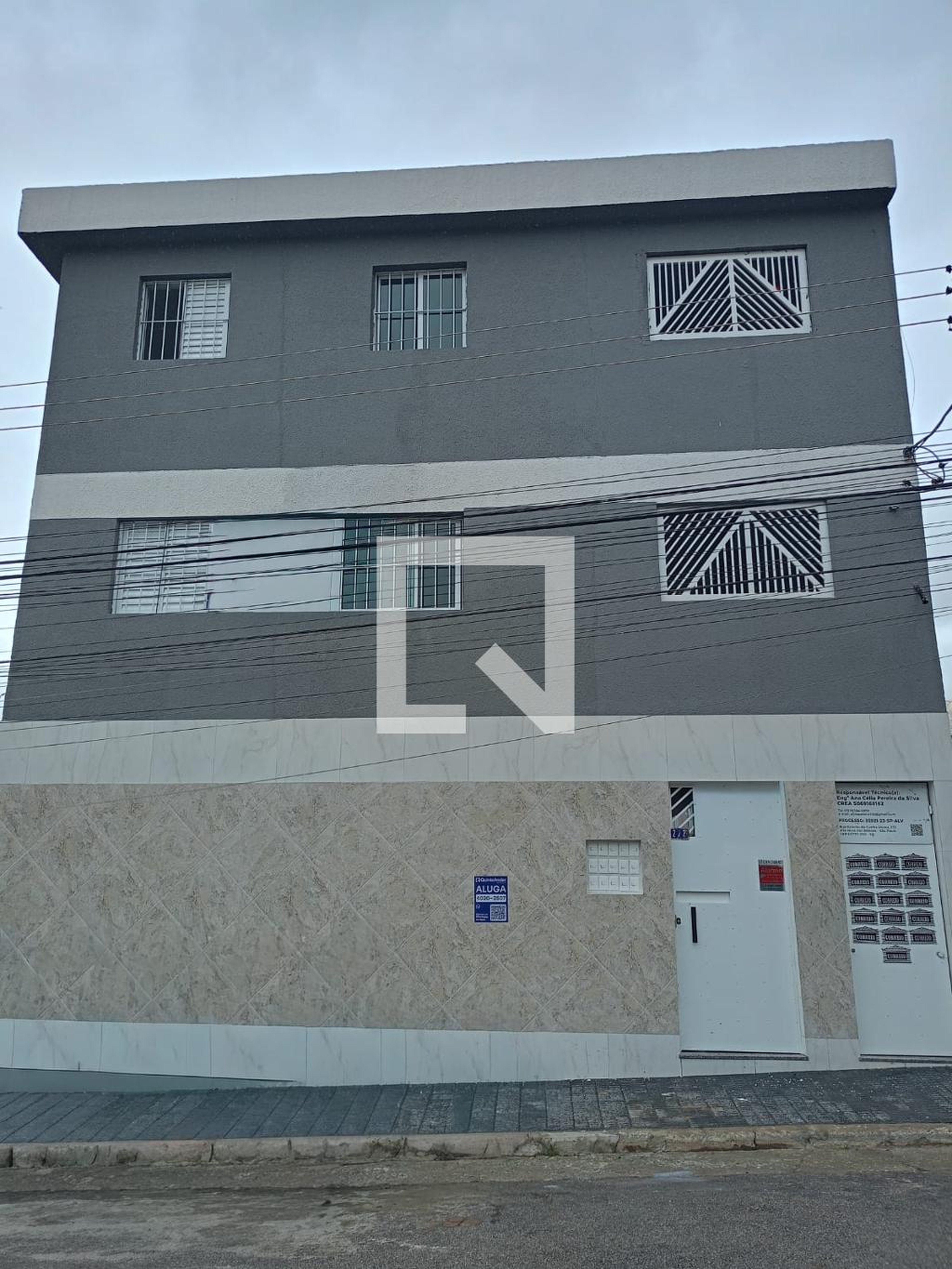 Fachada Condomínio em Rua Estevão da Cunha de Abreu, 272