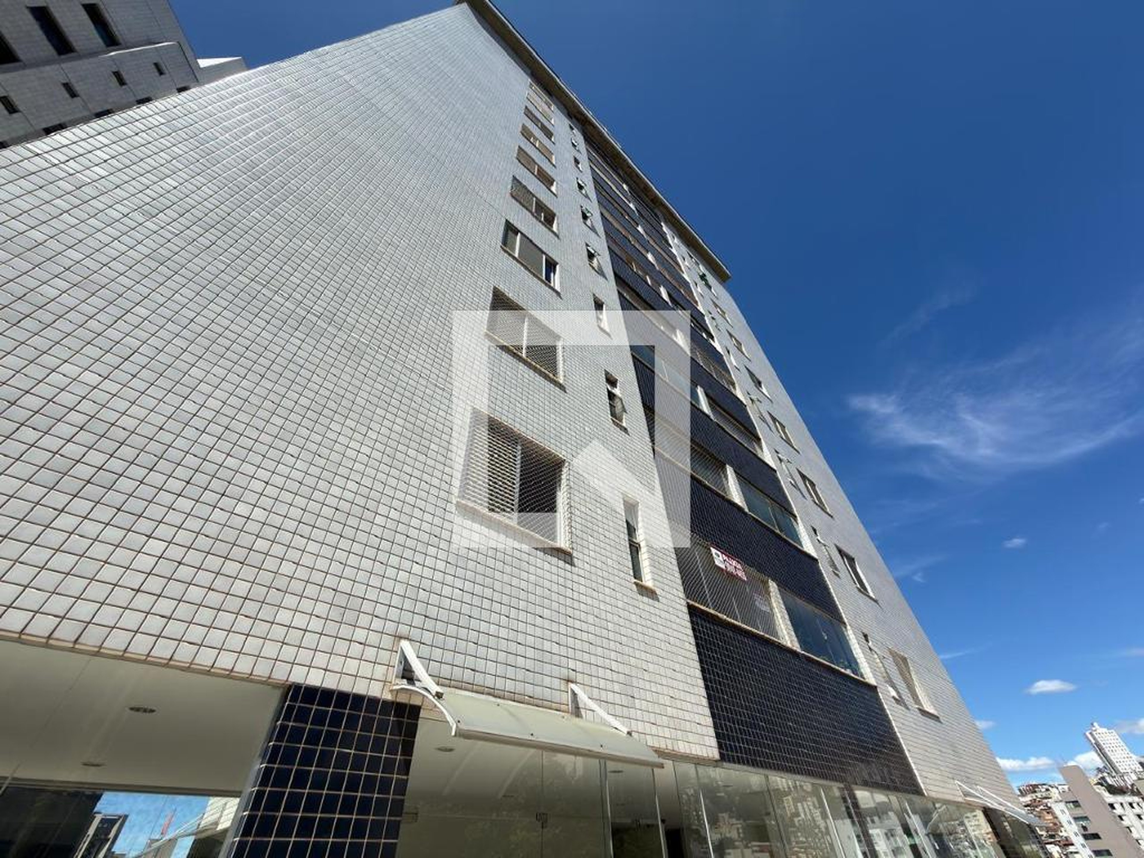 fachada Condomínio em Avenida Carandaí, 174