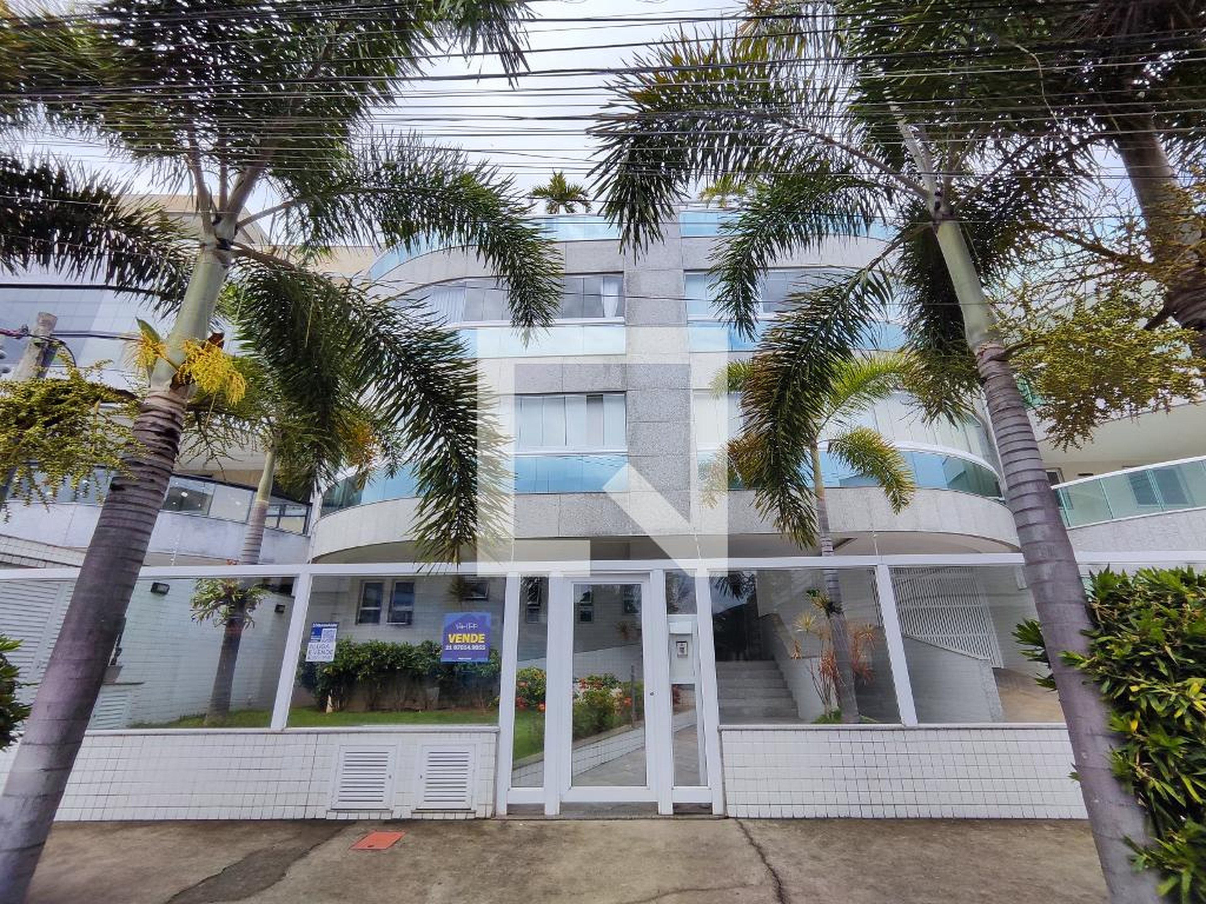 Fachada Condomínio em Rua Sérgio Branco Soares, 596