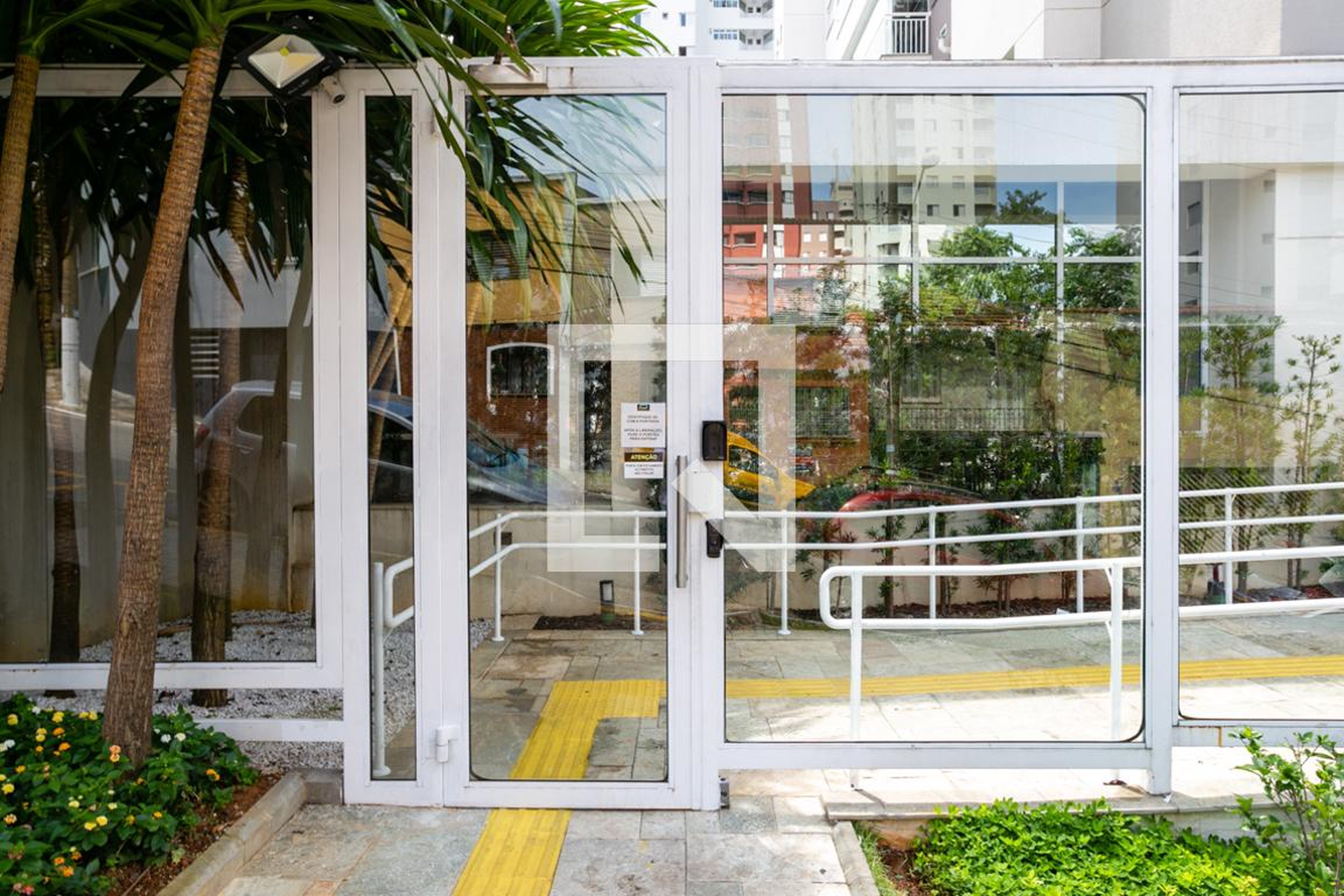 Fachada do condomínio Condomínio Scenarium Braz Leme