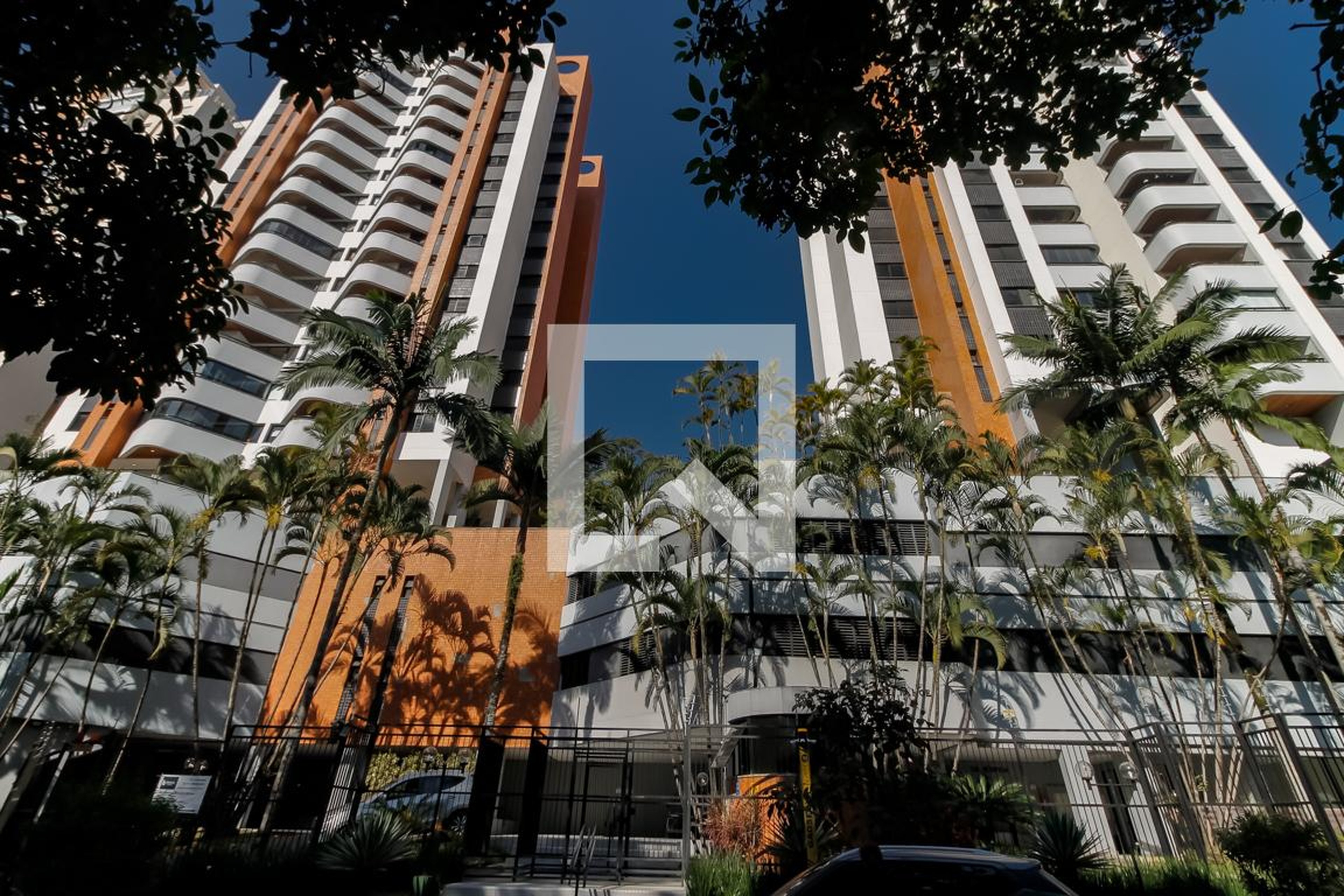 Fachada do Prédio Condomínio em Rua Deputado João Sussumu Hirata, 35