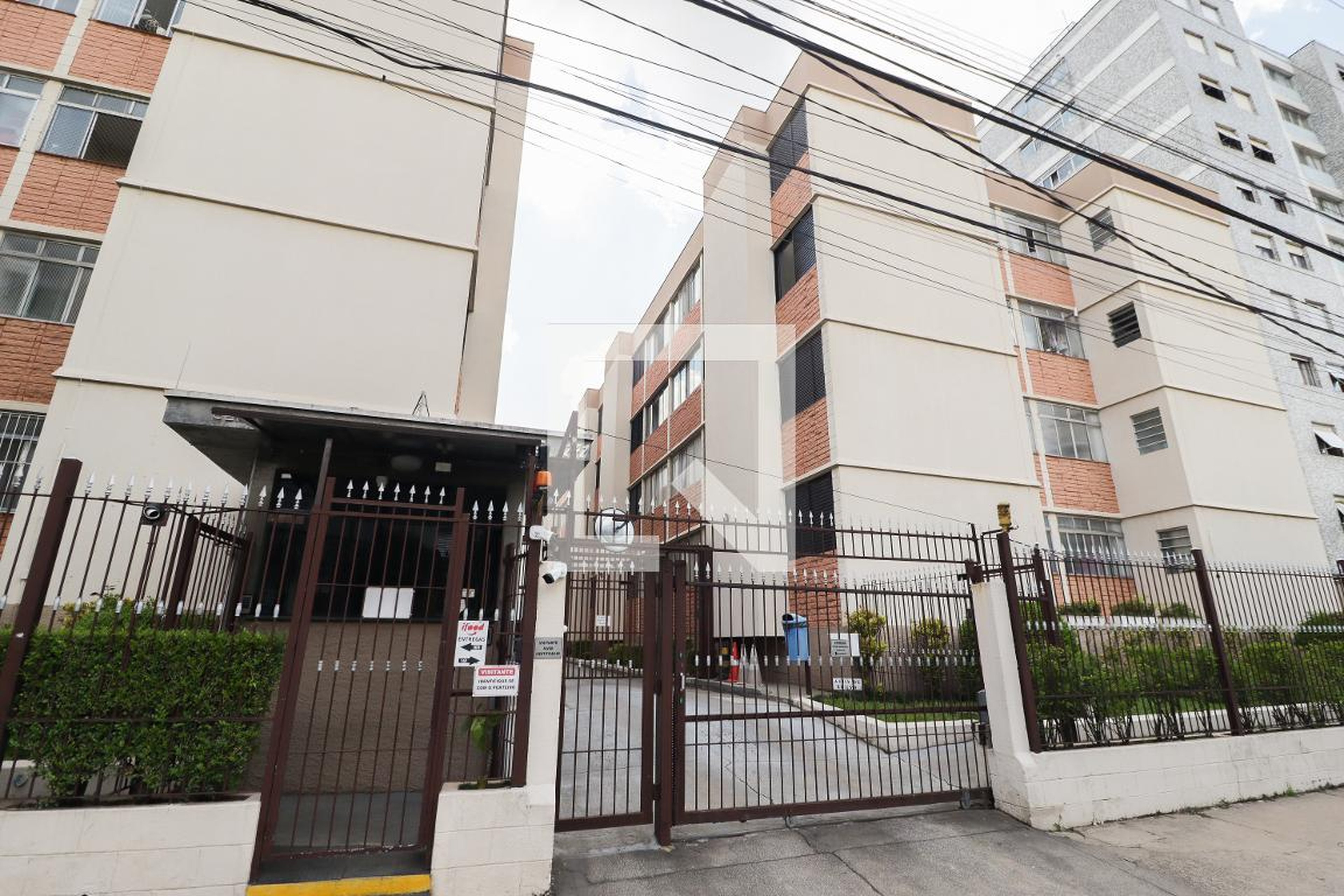 Fachada Condomínio em Rua Jovita, 50