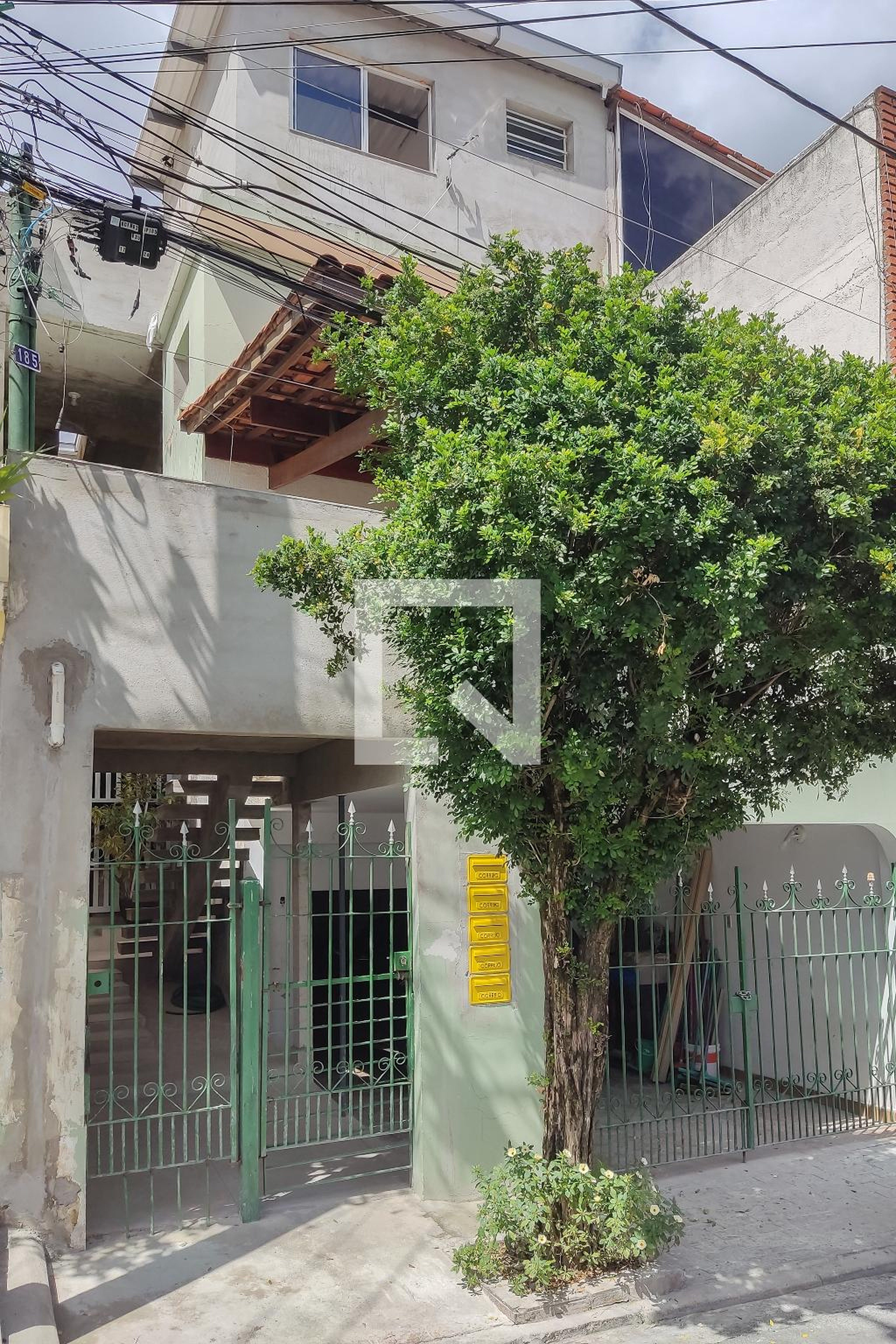 Fachada Condomínio em Rua Doutor Argemiro Antônio Silveira, 185