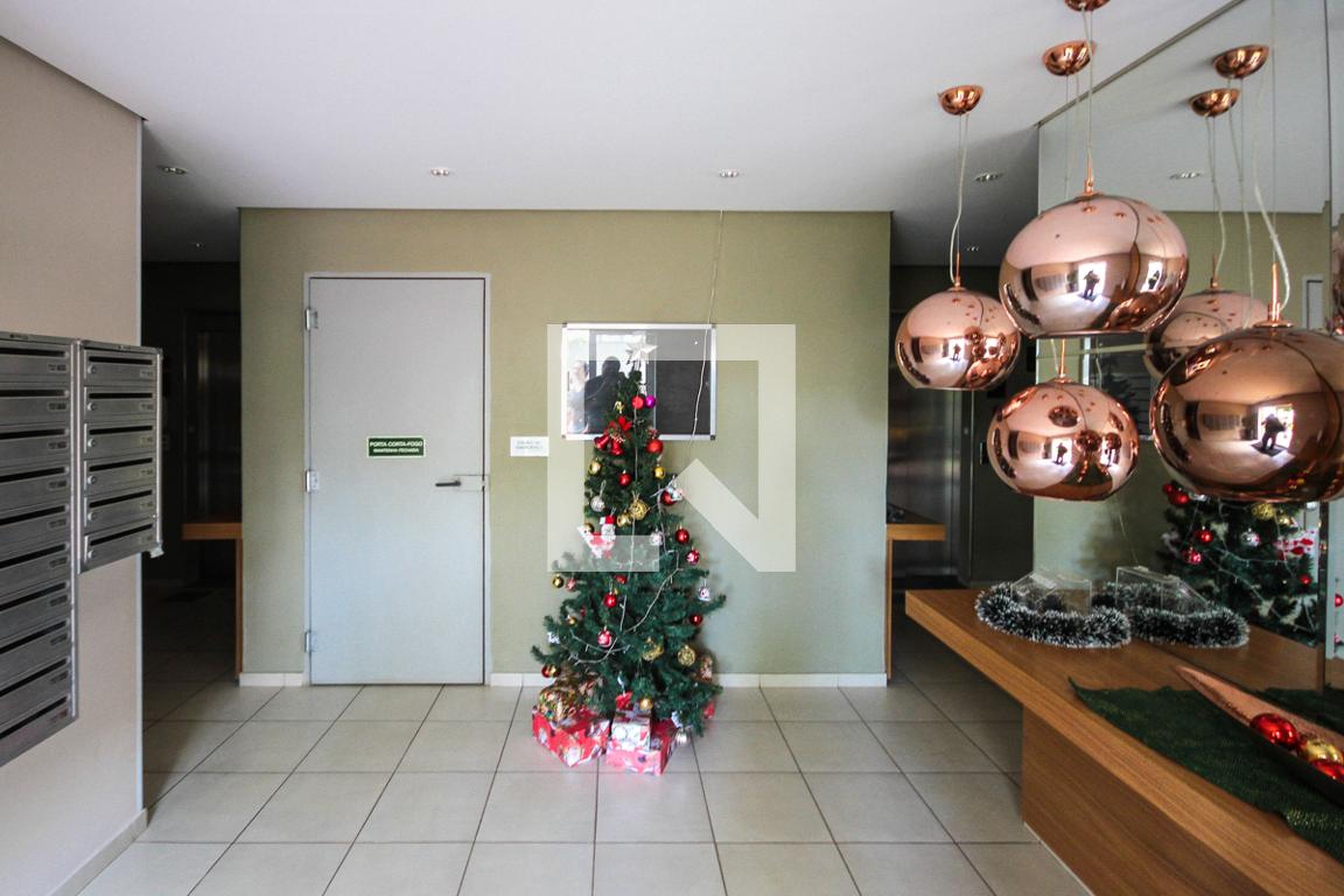 Hall - Flores do Carmo