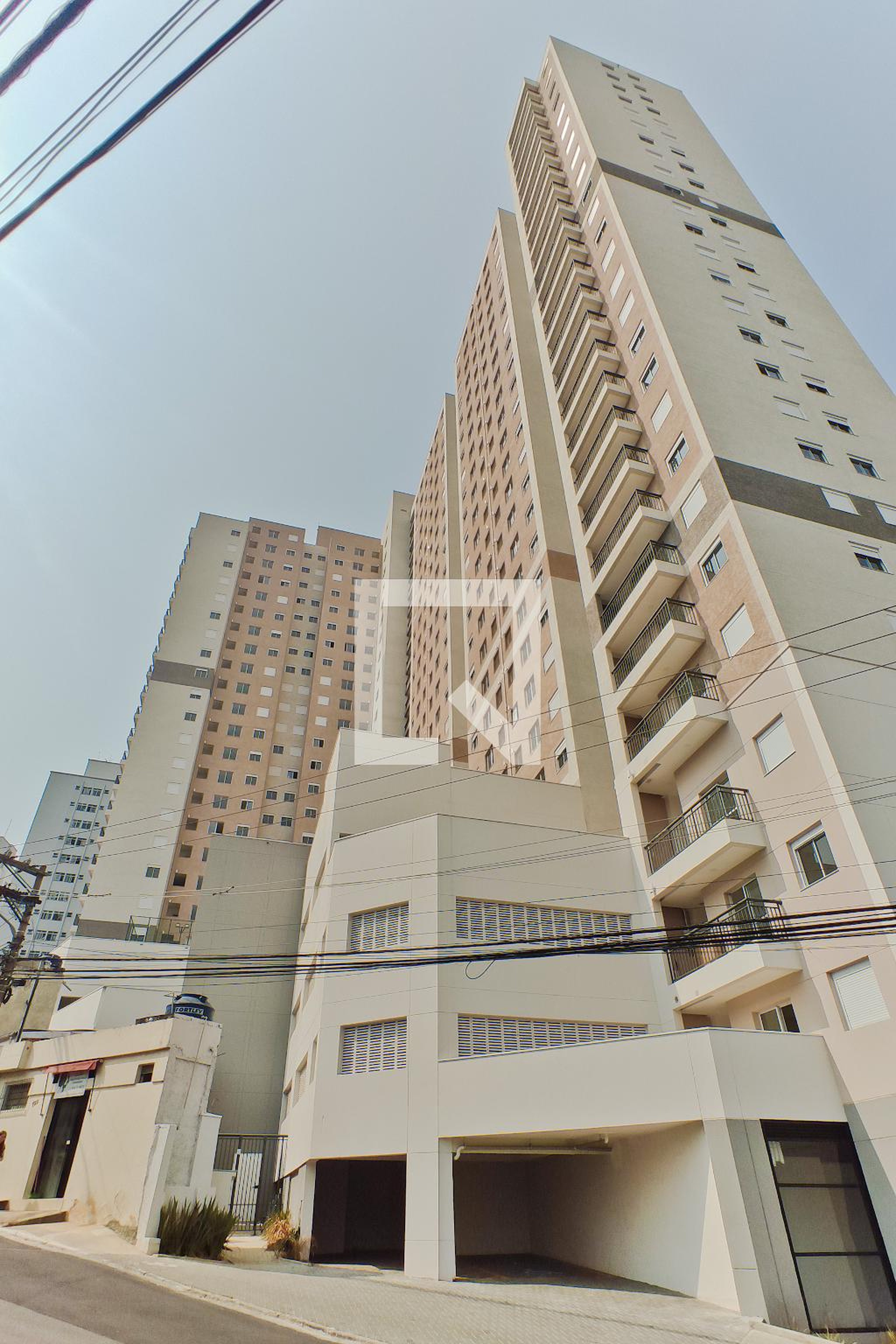 Fachada Condomínio em Rua José Pereira de Araújo, 75