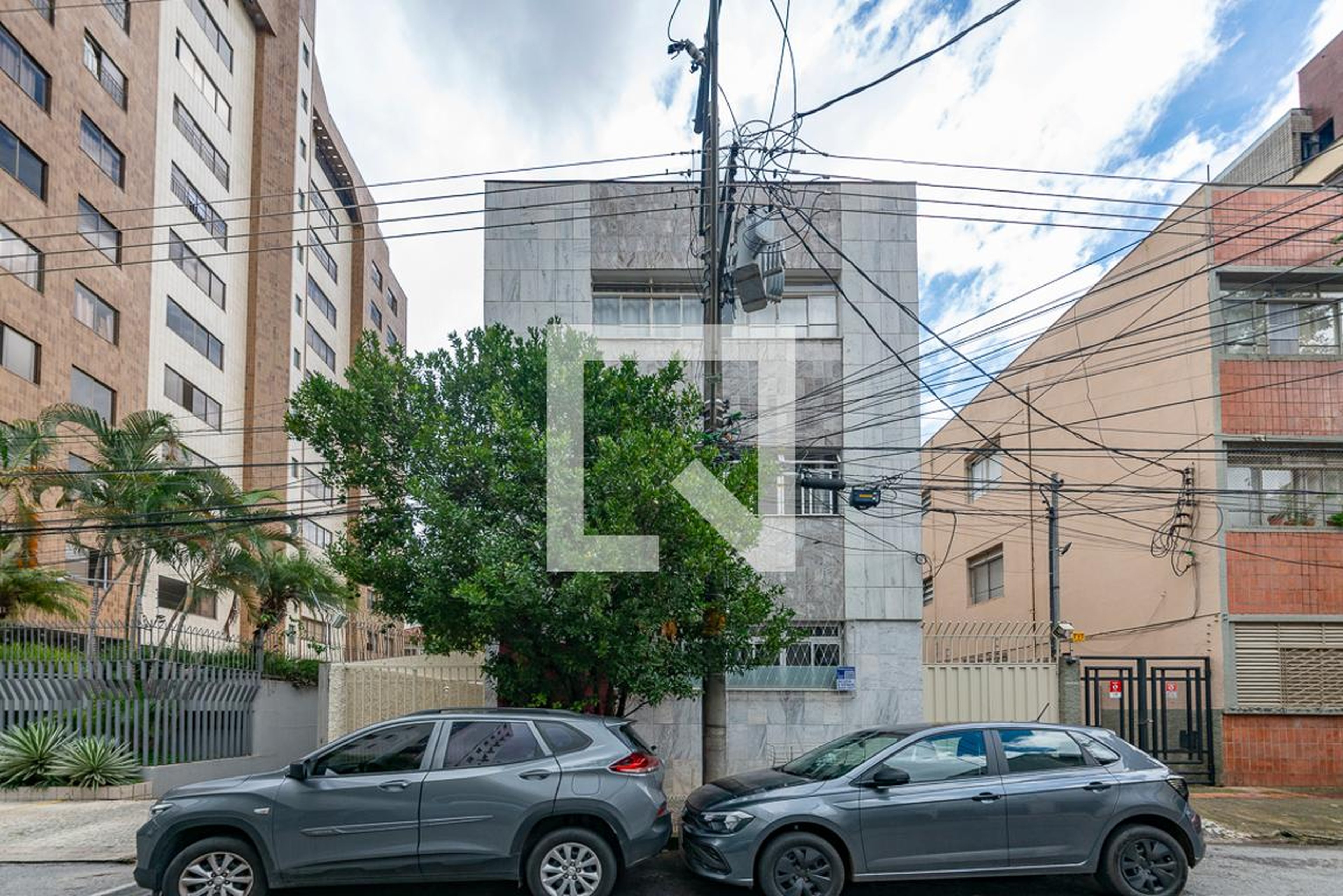 Fachada Condomínio em Rua Sagarana, 93