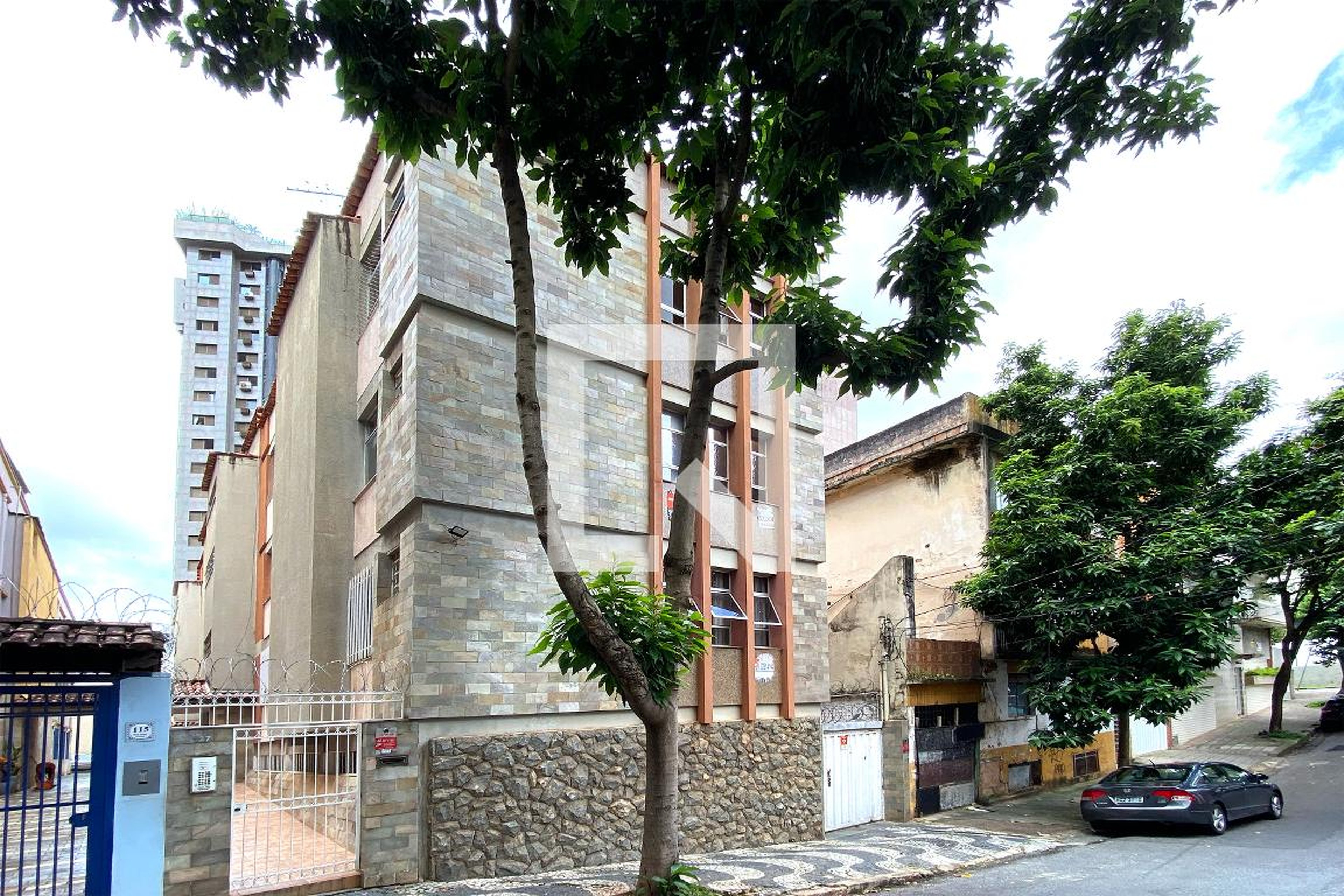 Fachada Condomínio em Rua Santa Helena, 127