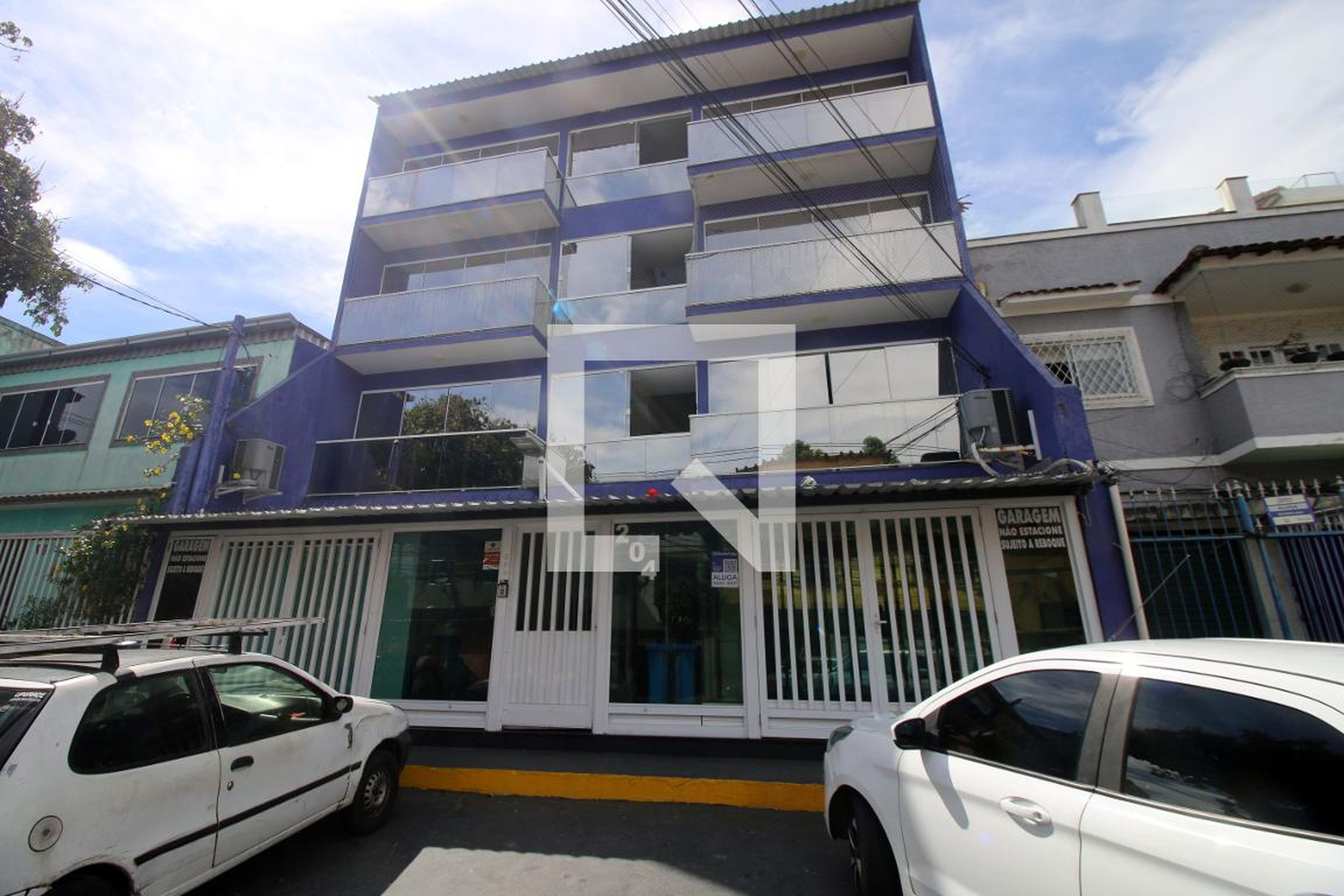 Fachada do Prédio Condomínio em Rua Delfim Carlos, 204