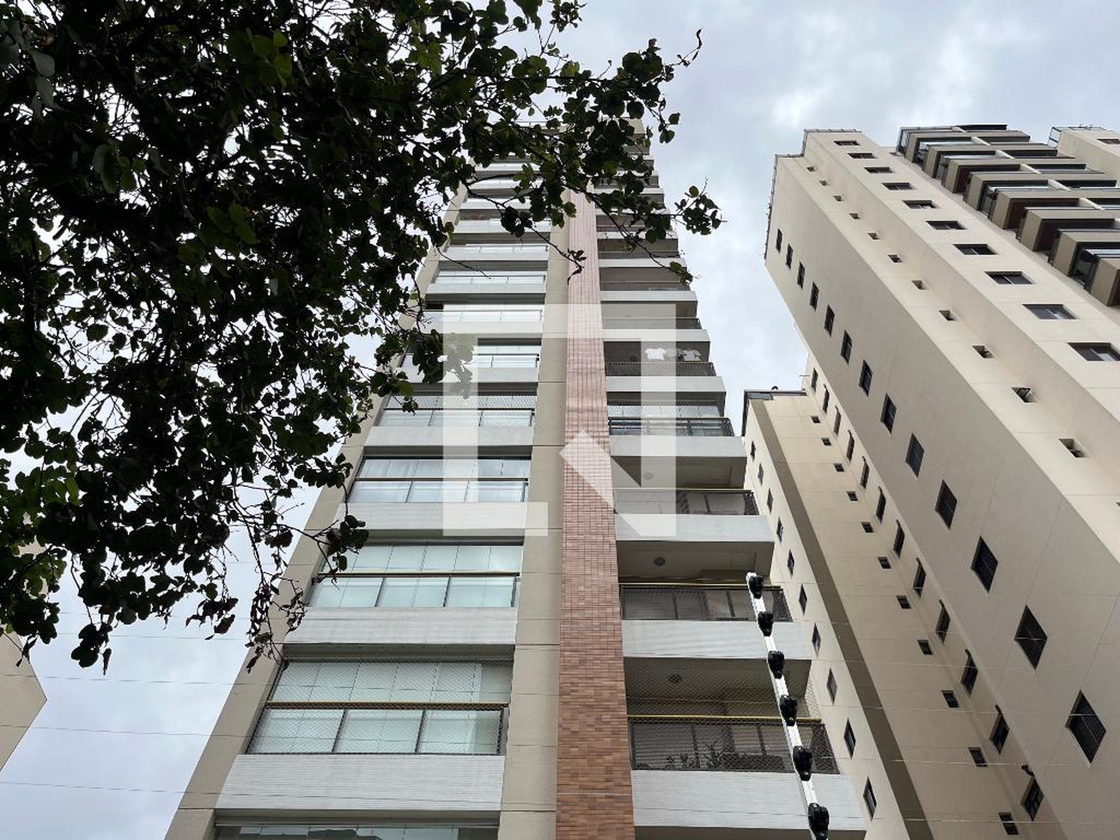 Fachada do Prédio Condomínio Aimbere House