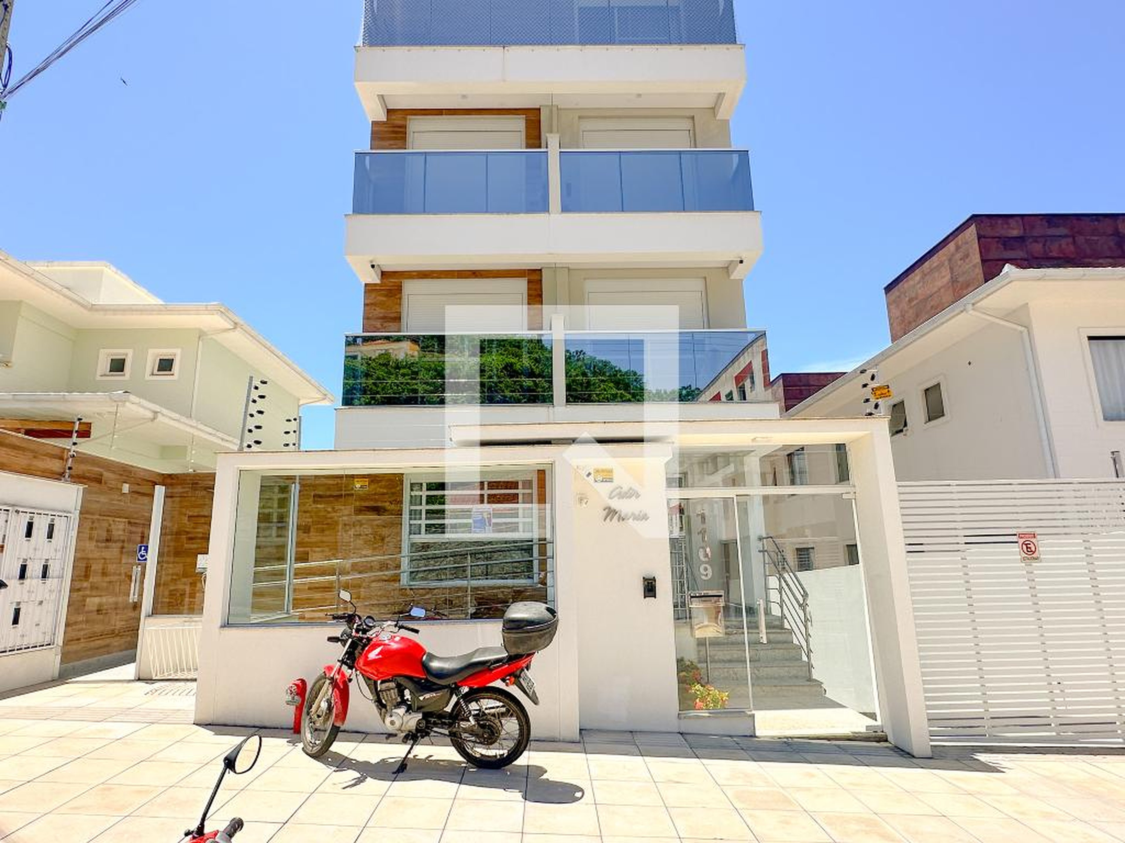 Fachada Condomínio em Rua Paula Ramos, 1109