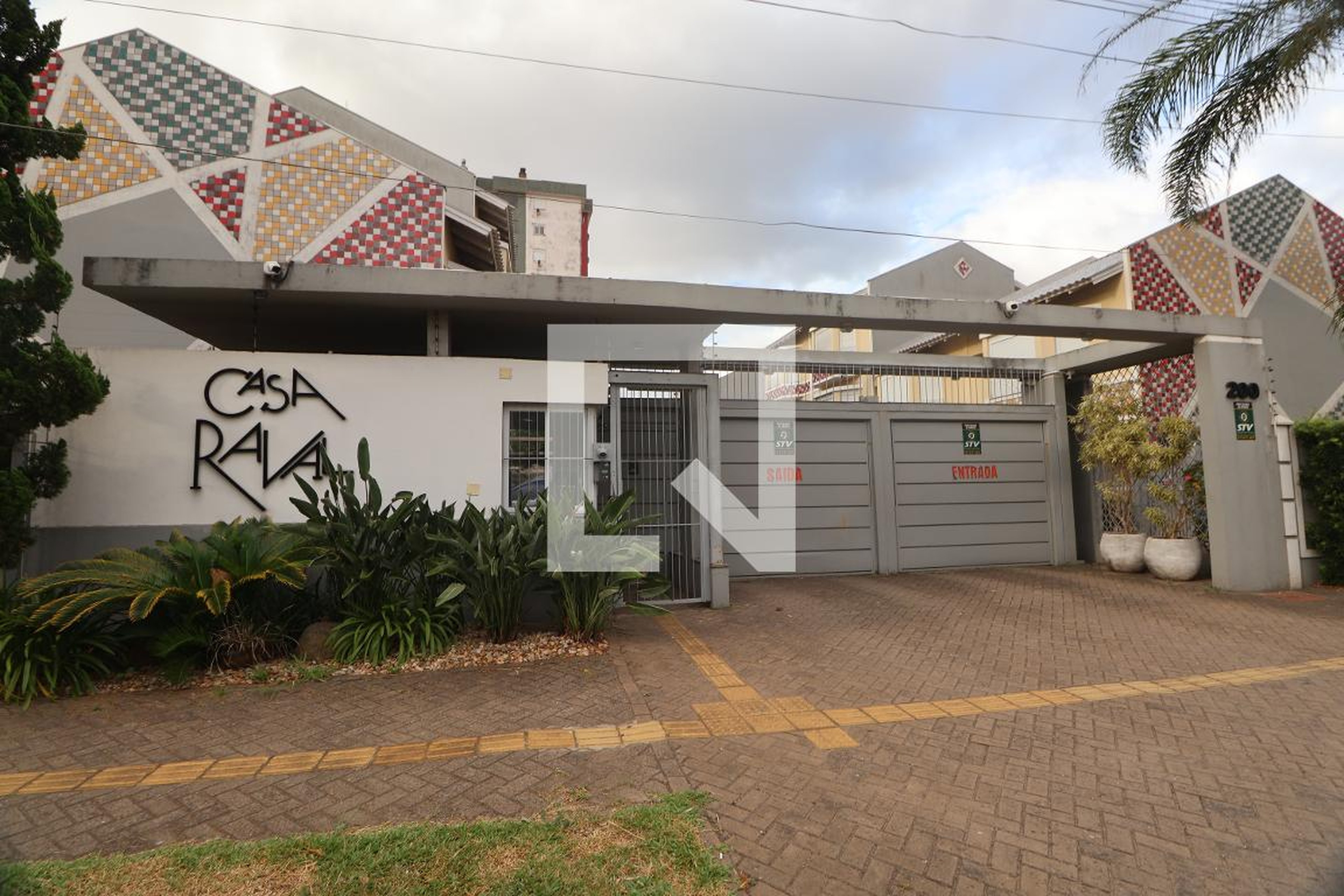 Fachada Condomínio Casa Raval