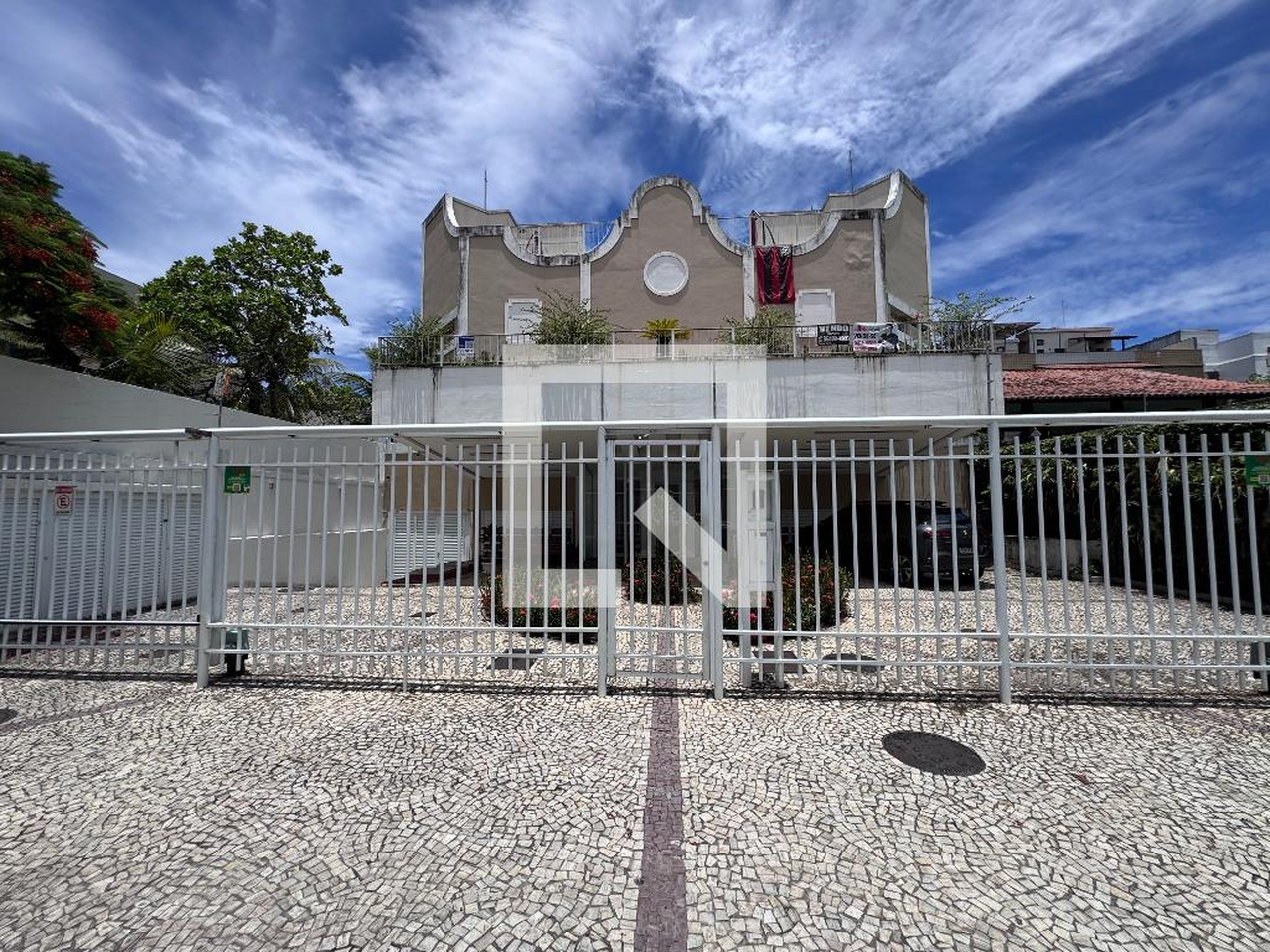Fachada Condomínio em Rua Coronel João Olintho, 751