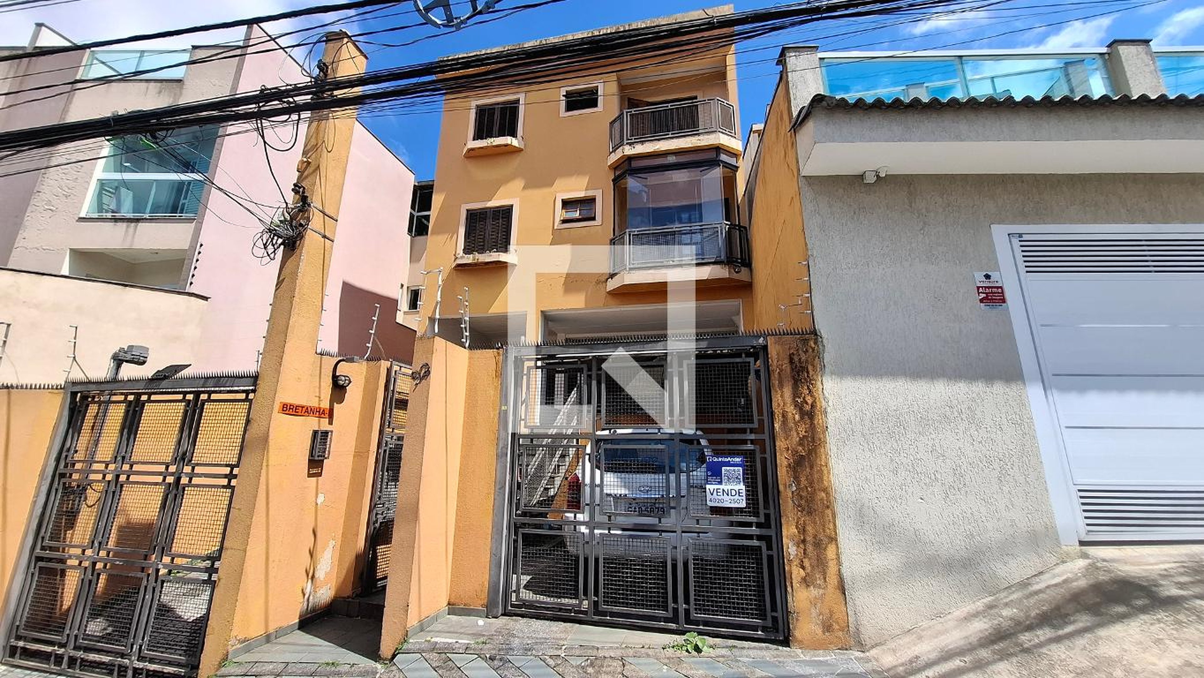 Fachada Condomínio em Rua Grã-Bretanha, 92