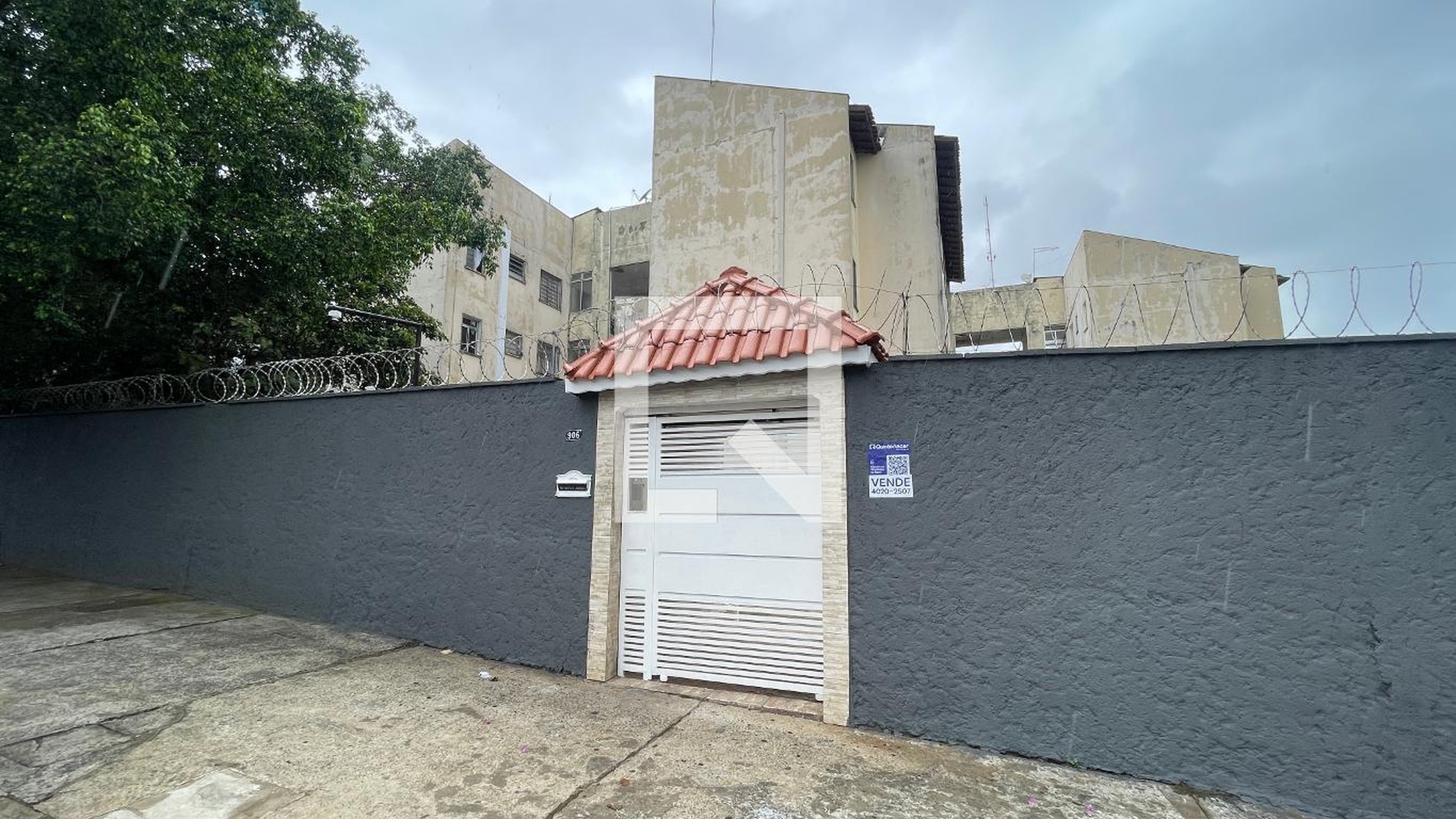 Fachada Condomínio em Rua Maria Baumann Mendonça, 906