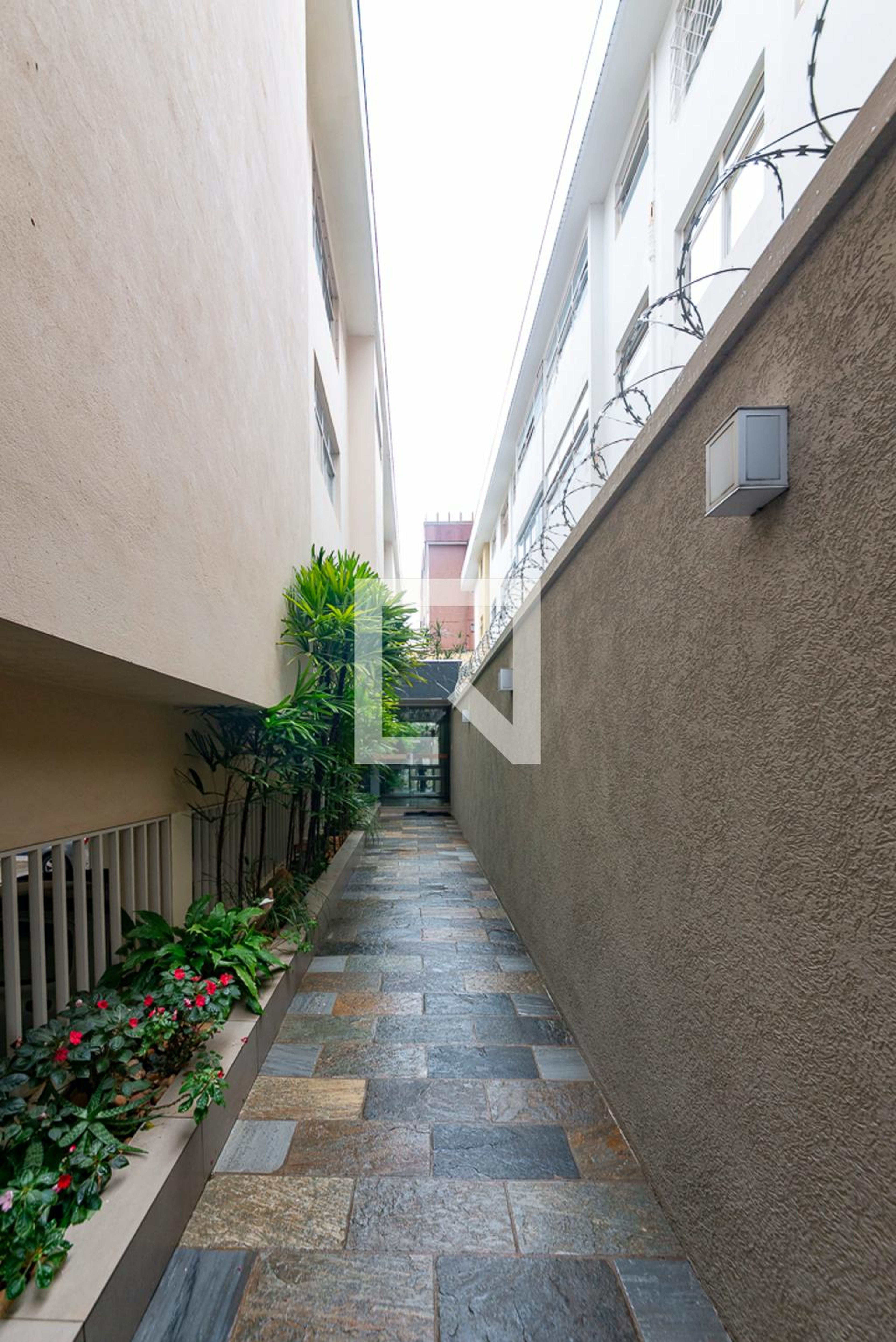 Entrada Condomínio em Rua Nunes Viêira, 292