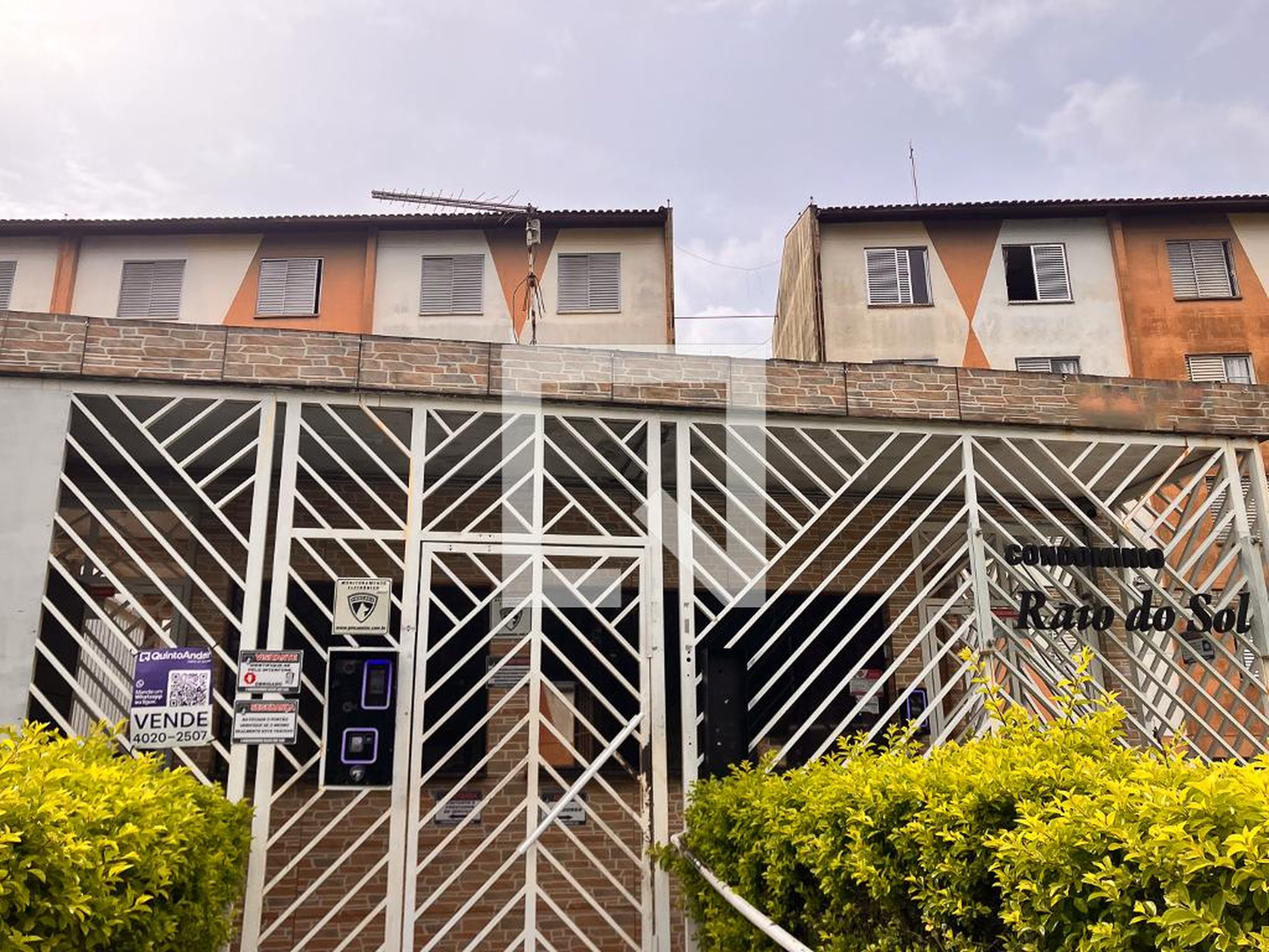 Fachada Condomínio em Rua Augustin Luberti, 371