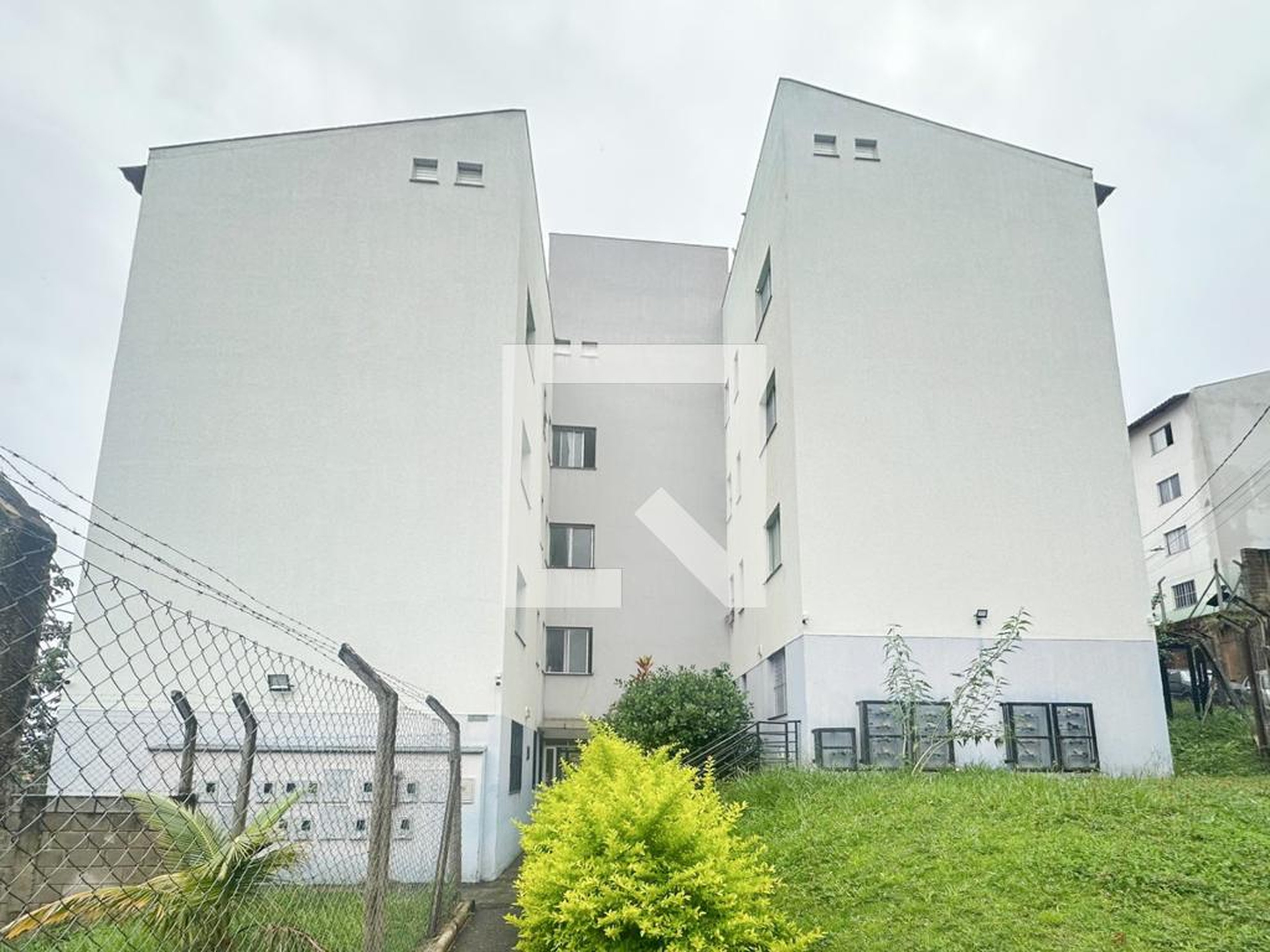 Fachada Condomínio em Rua Arlete, 19