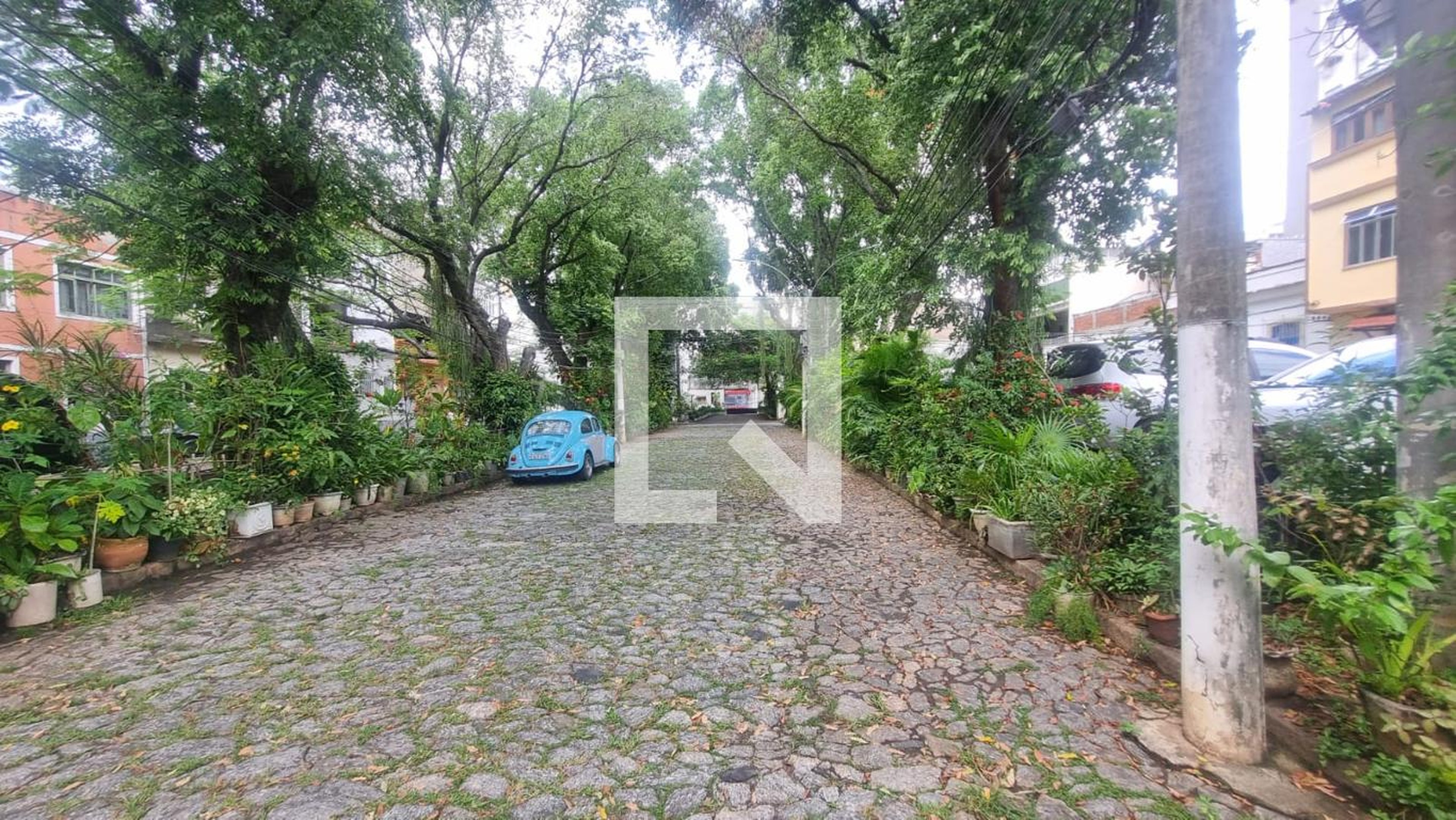 Área Comum Condomínio em Rua Senador Furtado, 81