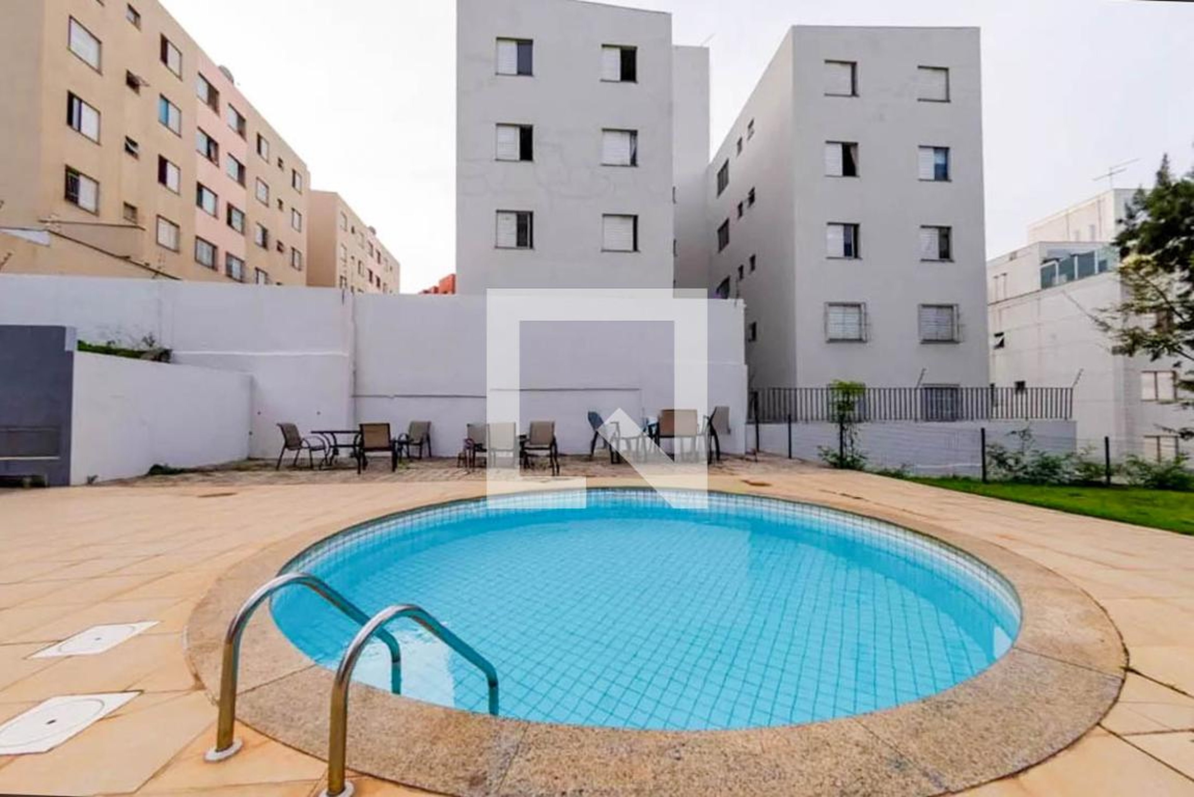 PISCINA - Pau Brasil