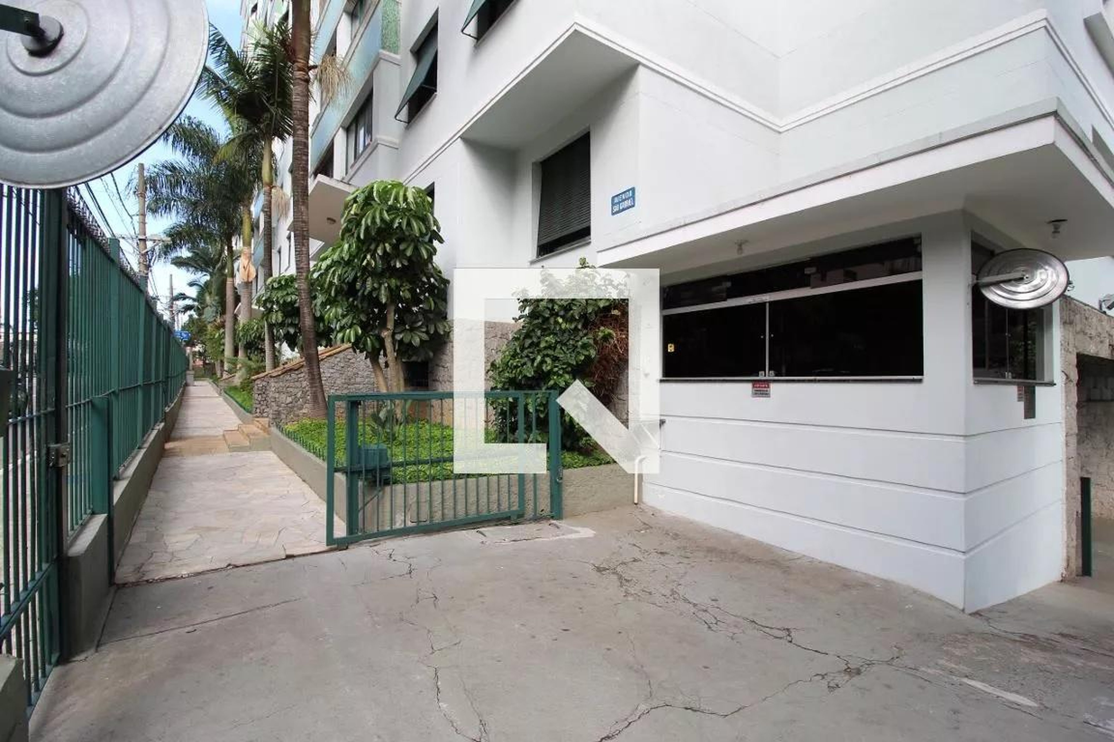 Fachada Condomínio 16 de Abril