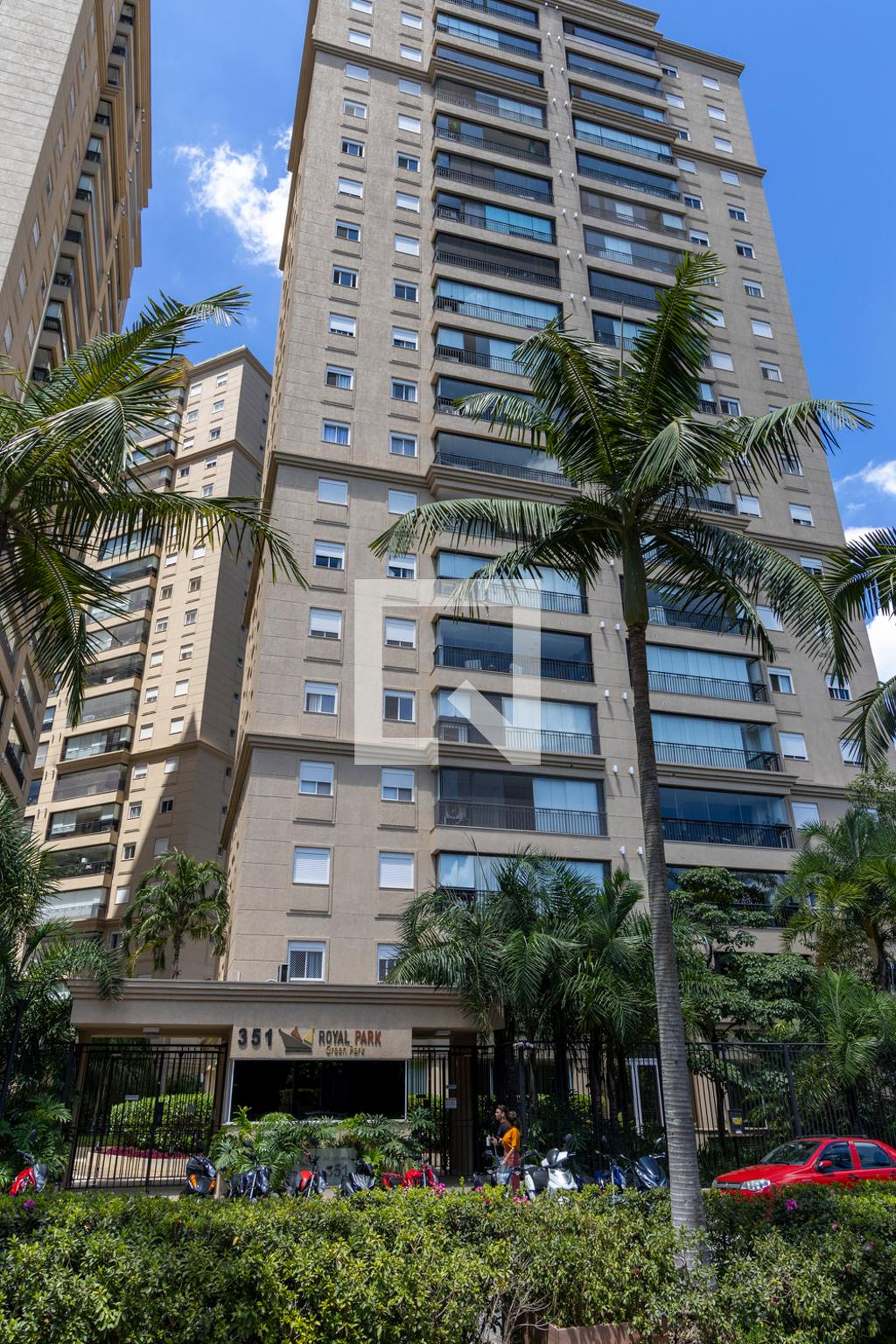 Fachada Condomínio em Avenida Delmar, 11994705348