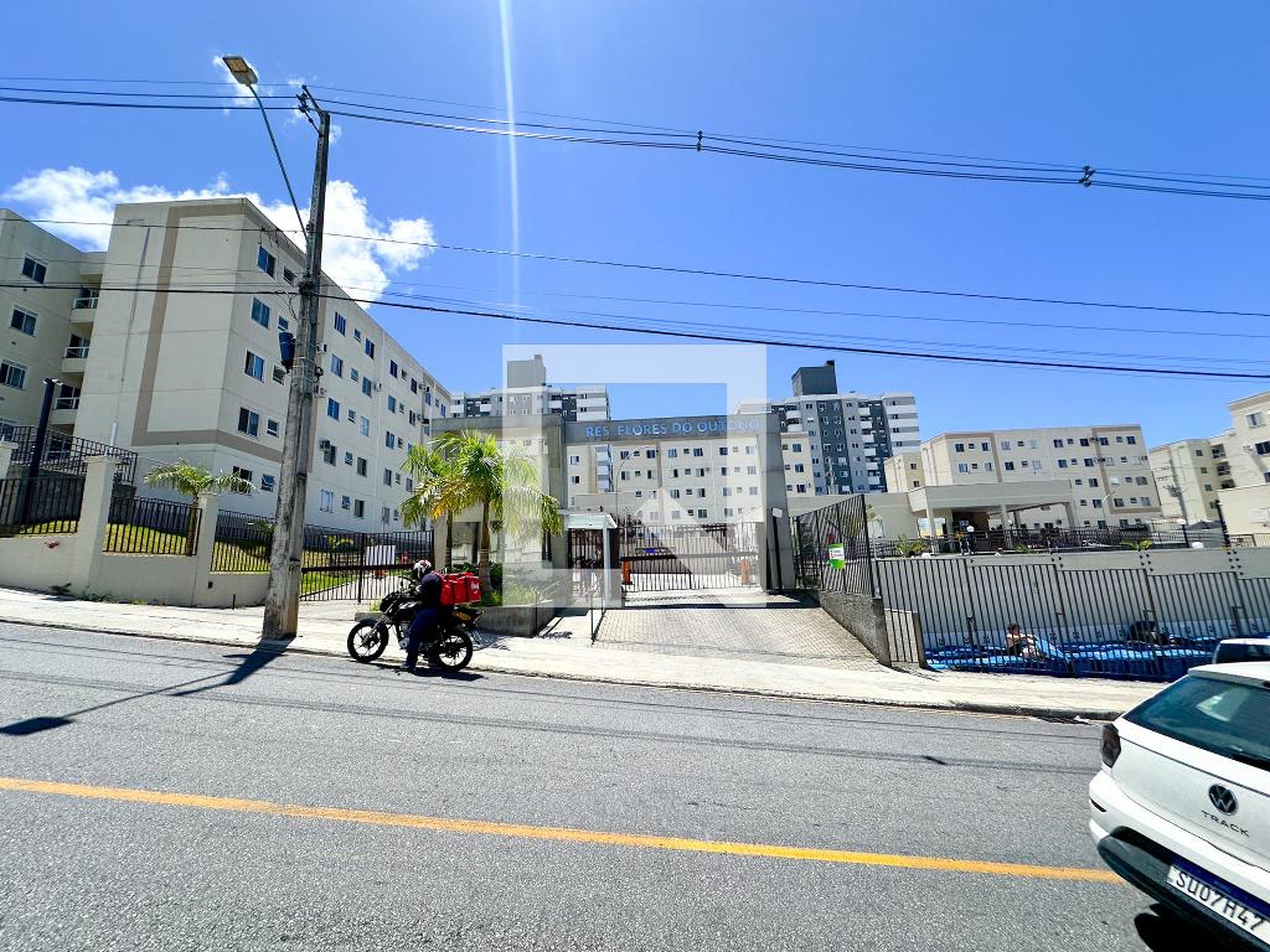 Fachada Residencial Flores do Outono